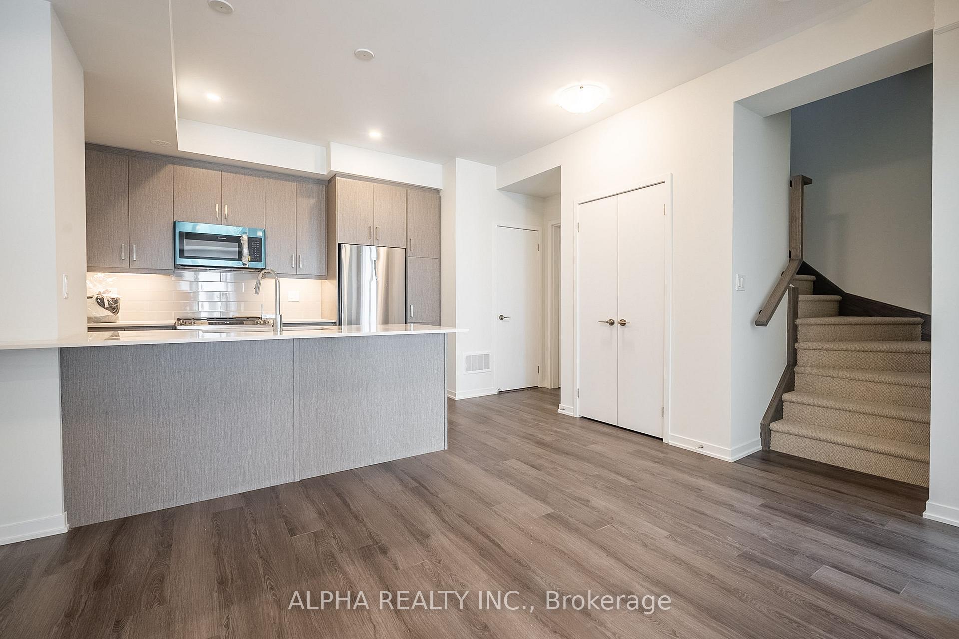 Photo 12 of Unit TH162, 151 Honey Crisp Crescent, Vaughan, Vaughan Corporate Centre — HOMEH