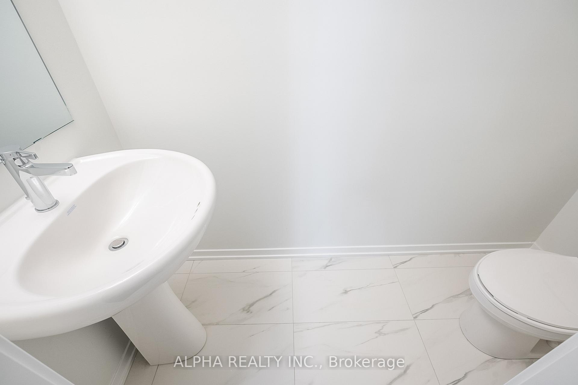 Photo 16 of Unit TH162, 151 Honey Crisp Crescent, Vaughan, Vaughan Corporate Centre — HOMEH