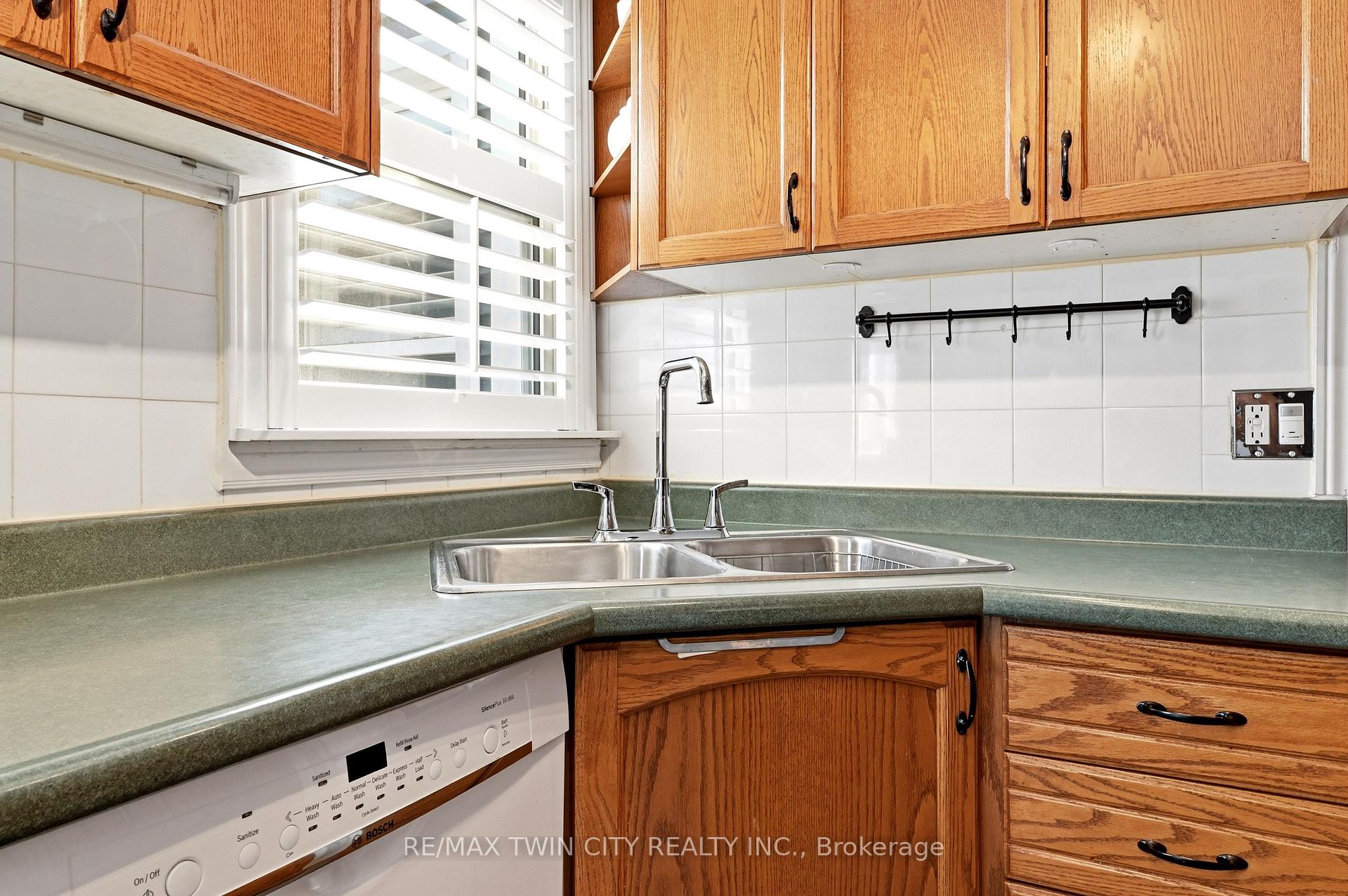 Photo 14 of 23 Britannia Avenue, Hamilton, Crown Point — HOMEH