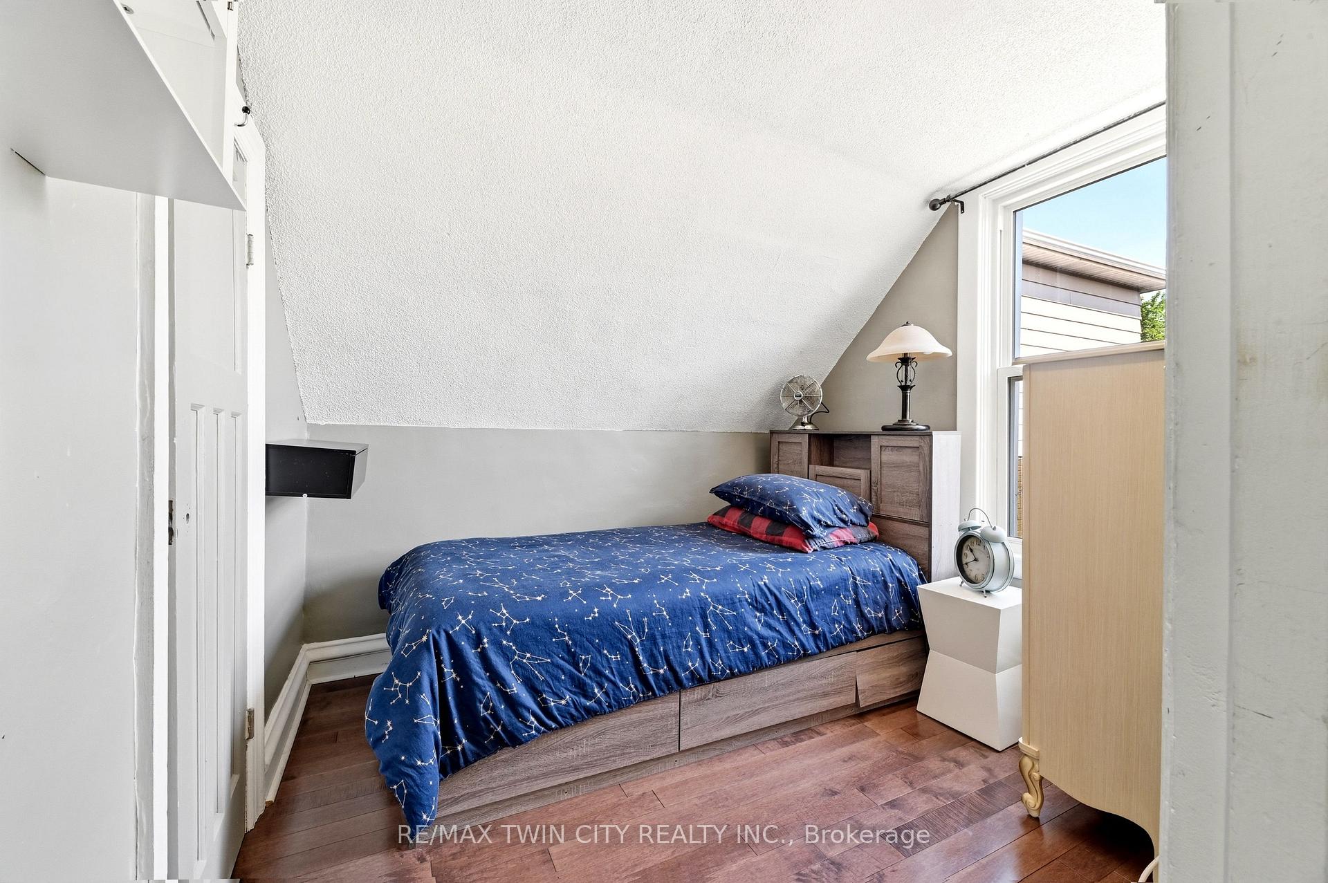 Photo 18 of 23 Britannia Avenue, Hamilton, Crown Point — HOMEH