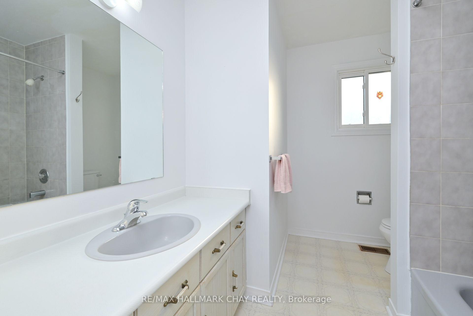 Photo 19 of 3 John James Drive, Essa, Angus — HOMEH