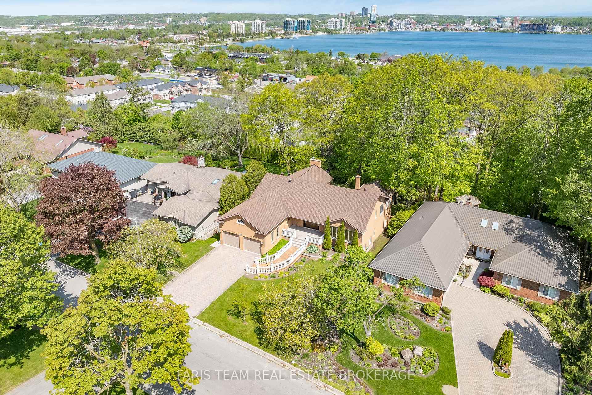 Photo 2 of 58 Woodcrest Road, Barrie, Allandale Heights — HOMEH