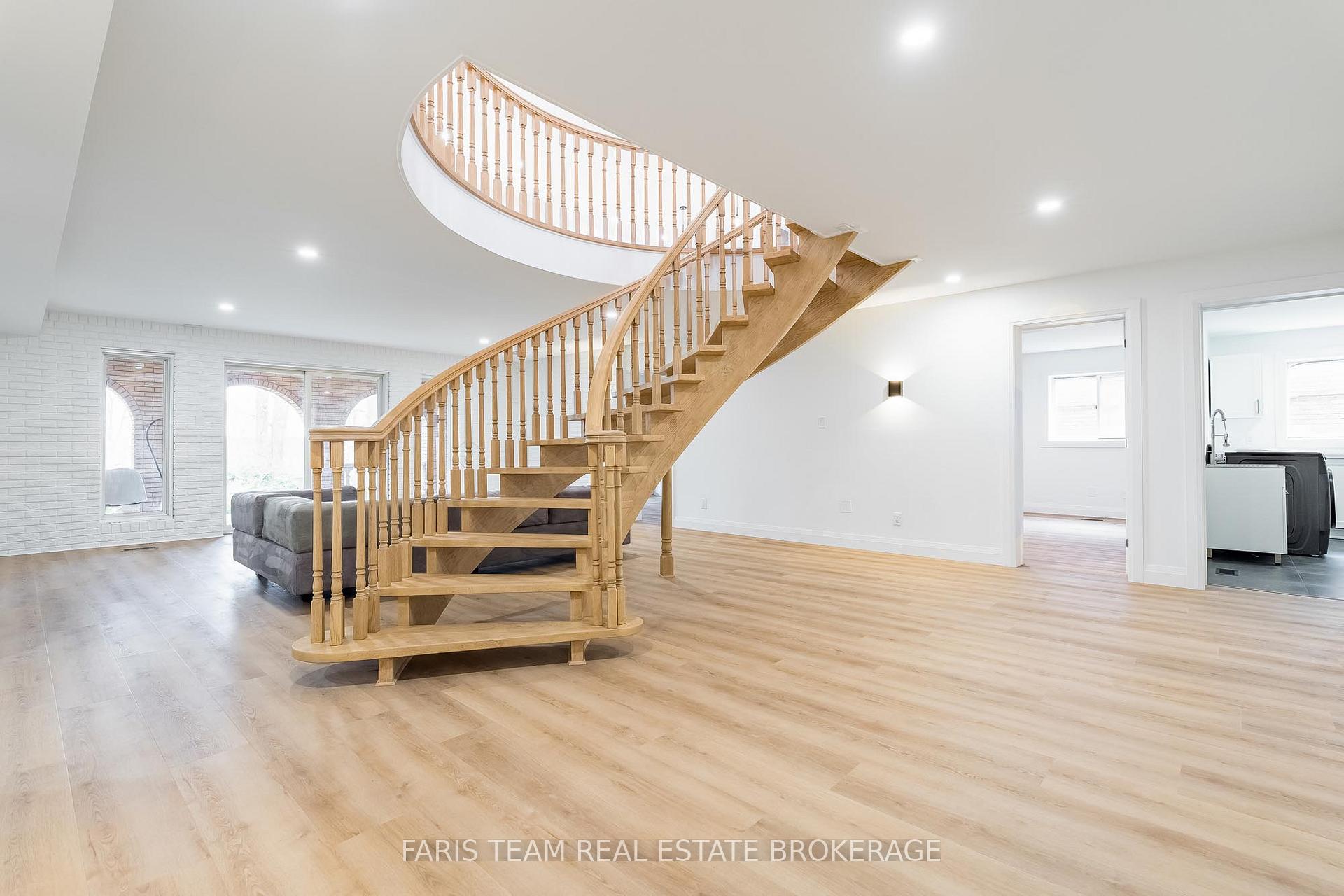 Photo 27 of 58 Woodcrest Road, Barrie, Allandale Heights — HOMEH