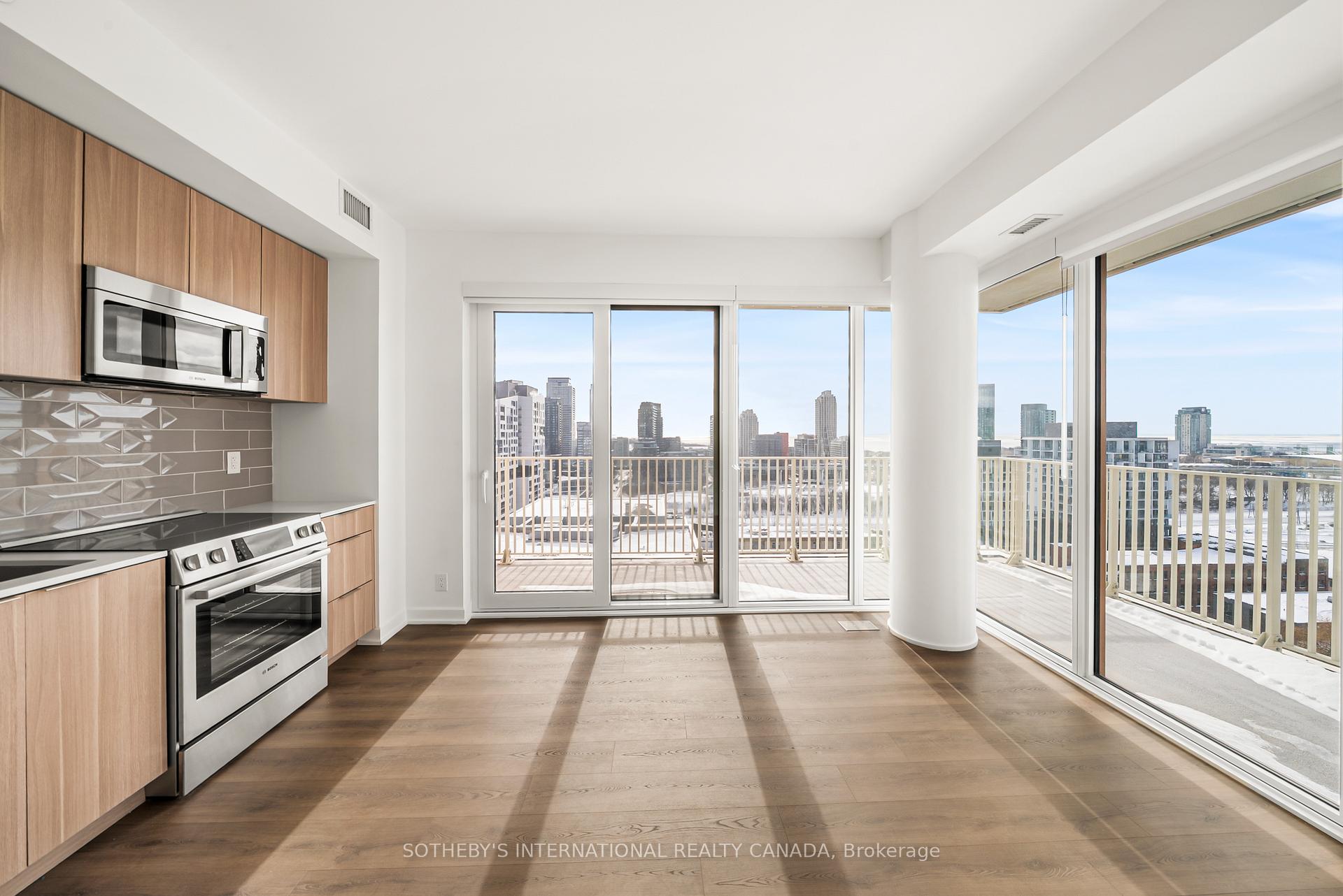 Photo 3 of Unit 1417, 88 Bathurst Street, Toronto, Niagara — HOMEH
