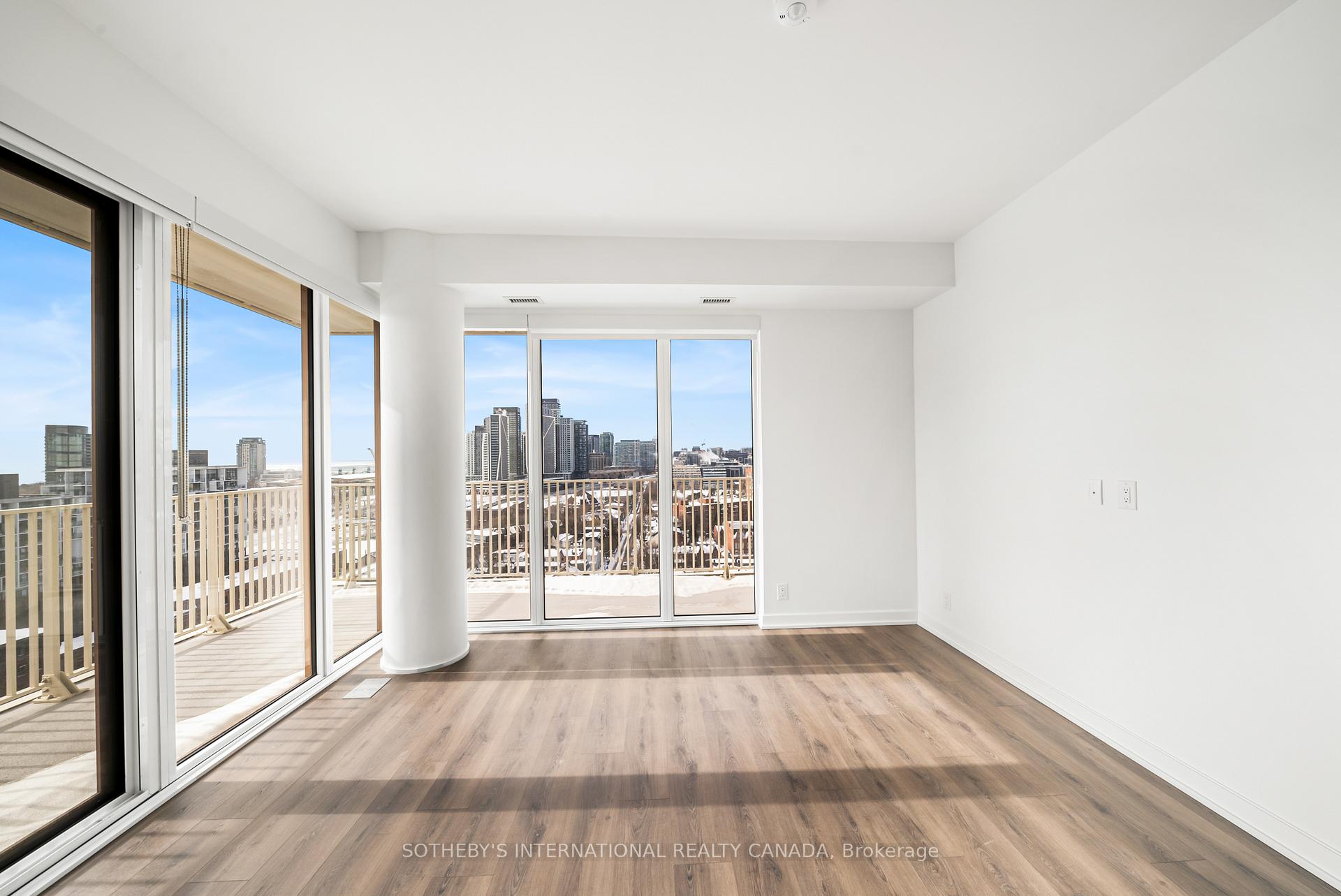 Photo 8 of Unit 1417, 88 Bathurst Street, Toronto, Niagara — HOMEH