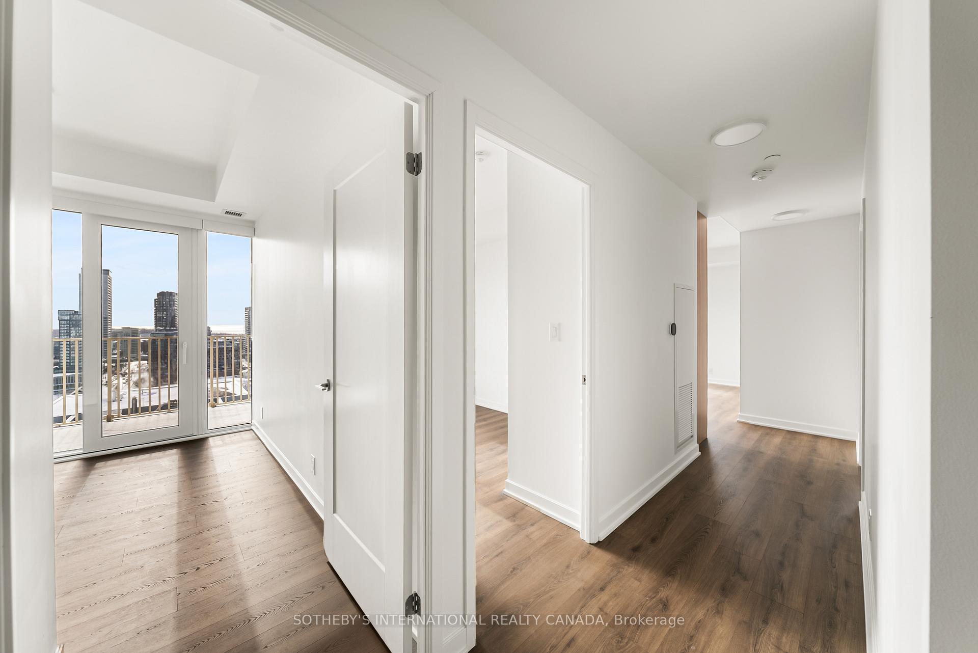 Photo 10 of Unit 1417, 88 Bathurst Street, Toronto, Niagara — HOMEH