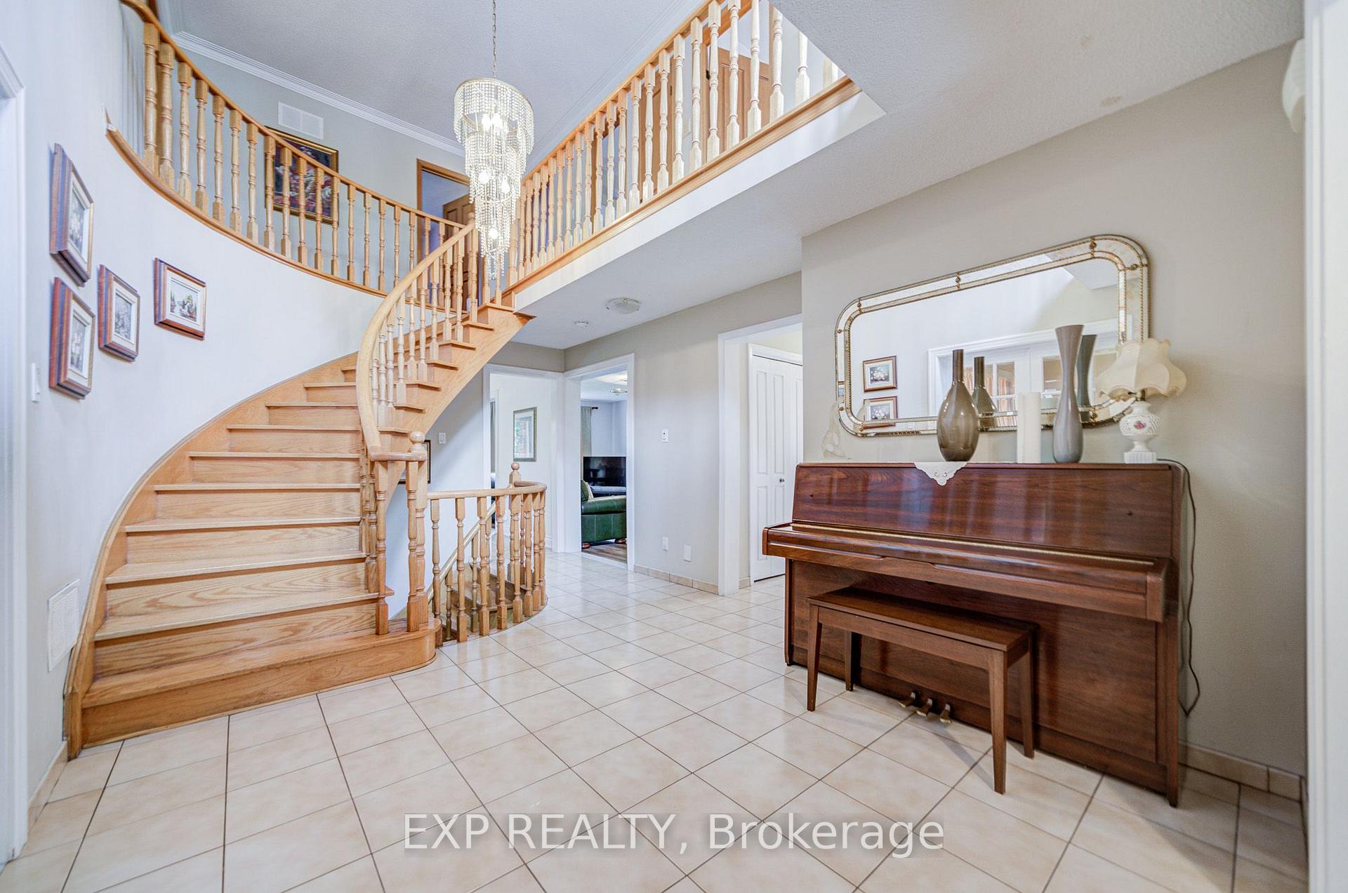 Photo 5 of 46 Eden Avenue, Markham, Milliken Mills East — HOMEH