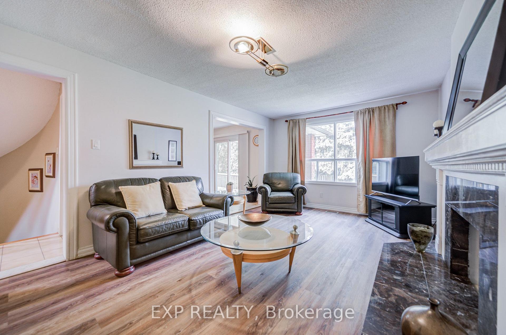 Photo 6 of 46 Eden Avenue, Markham, Milliken Mills East — HOMEH