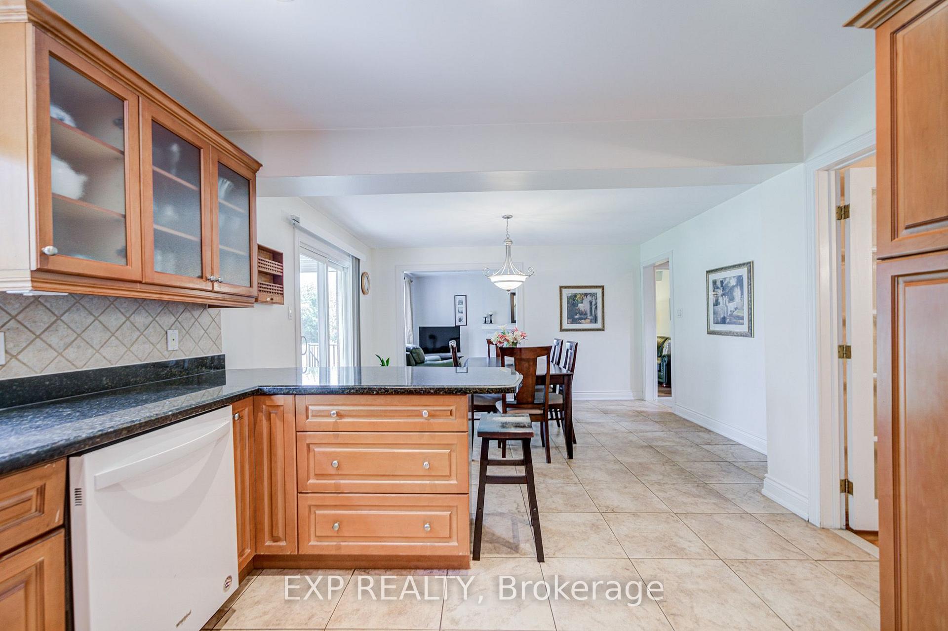 Photo 13 of 46 Eden Avenue, Markham, Milliken Mills East — HOMEH
