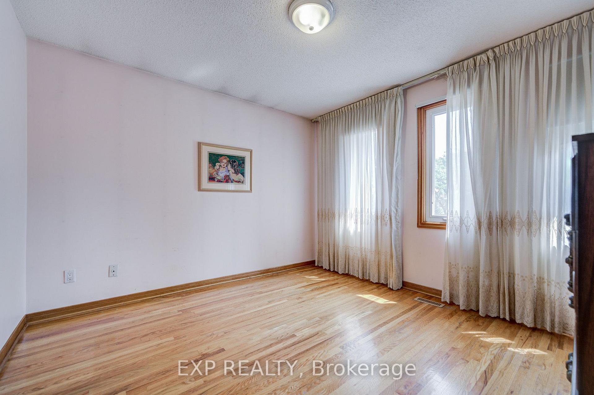 Photo 19 of 46 Eden Avenue, Markham, Milliken Mills East — HOMEH