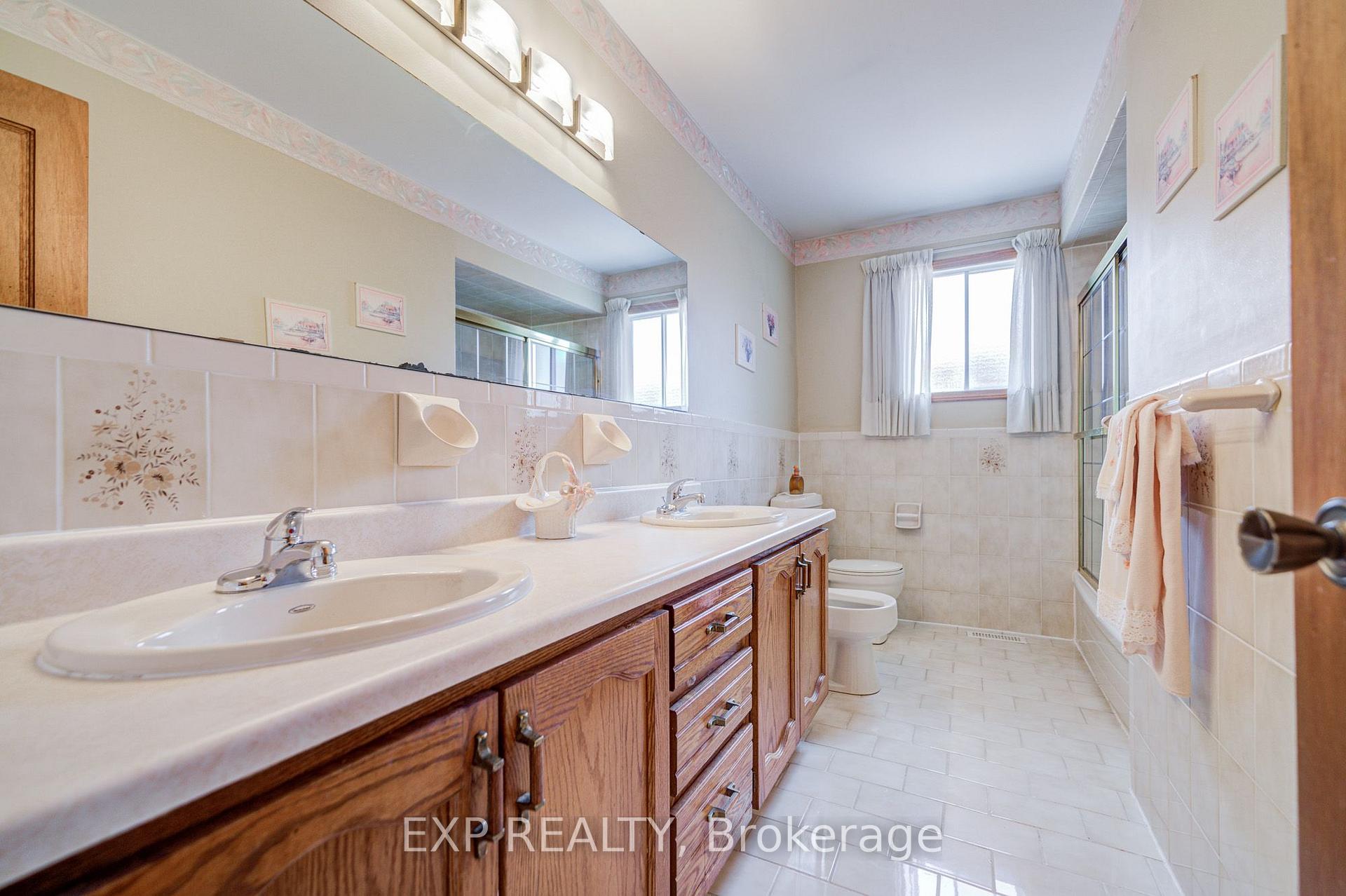 Photo 23 of 46 Eden Avenue, Markham, Milliken Mills East — HOMEH