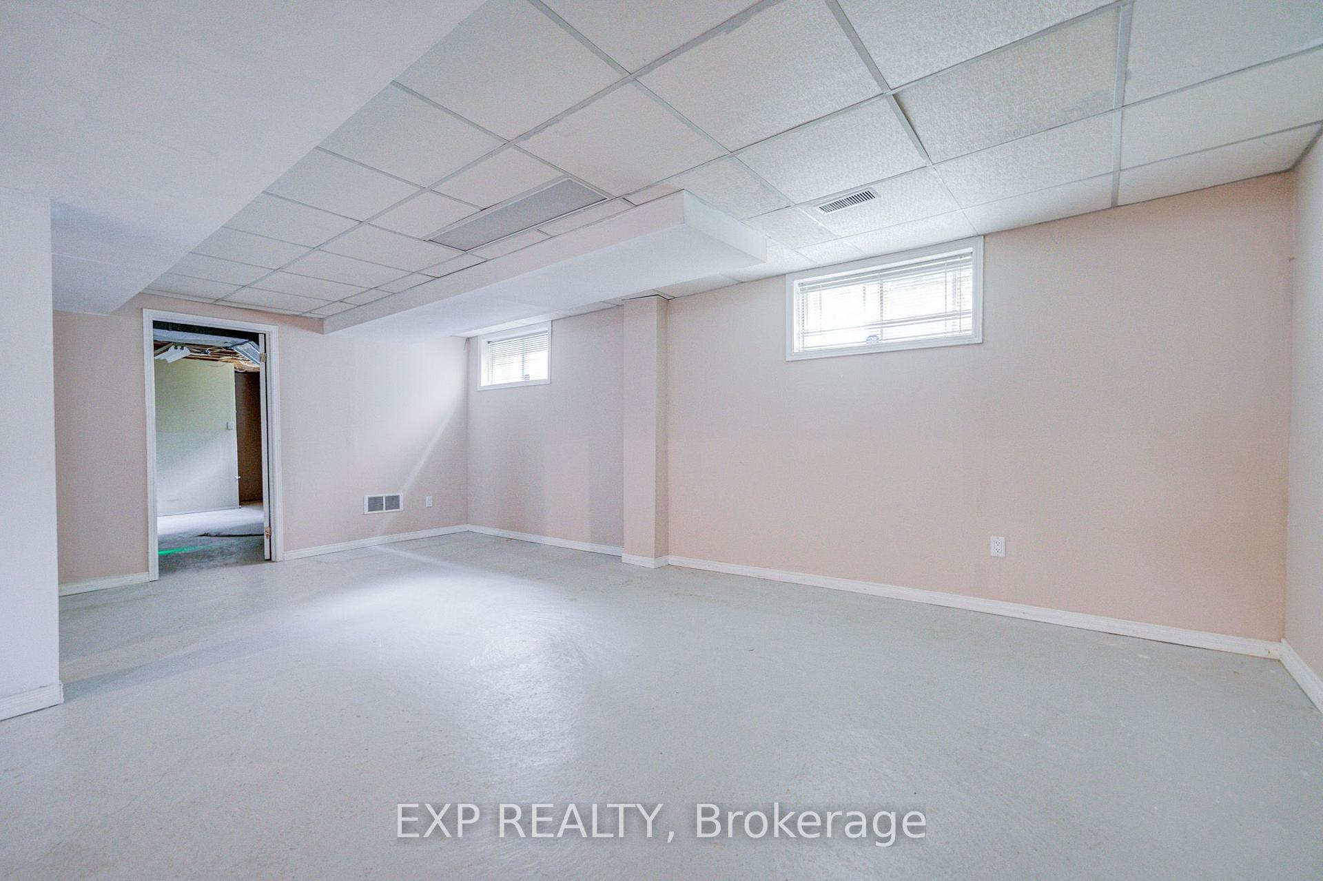 Photo 32 of 46 Eden Avenue, Markham, Milliken Mills East — HOMEH
