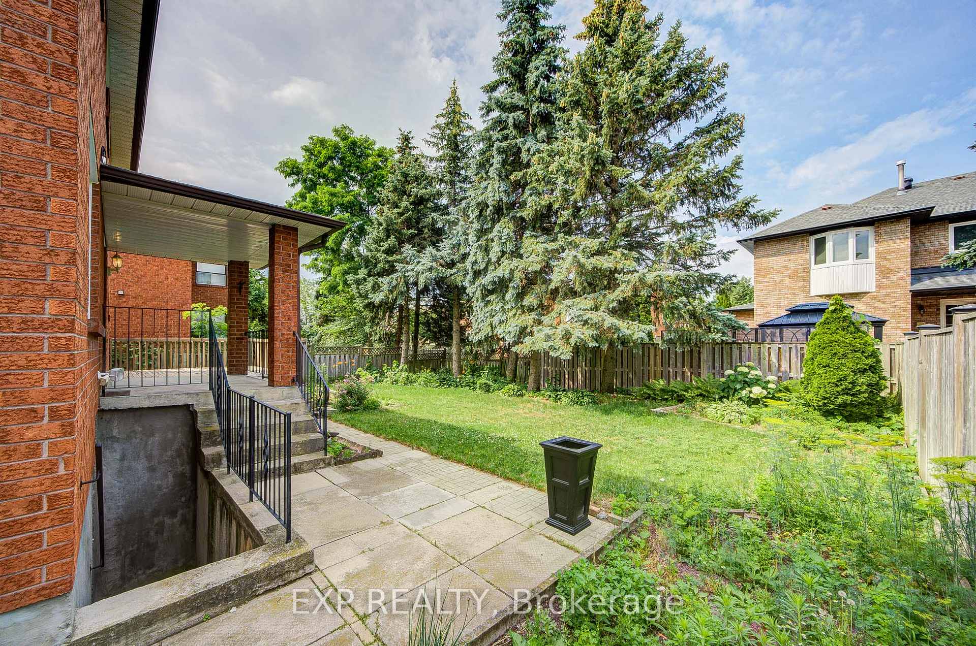 Photo 37 of 46 Eden Avenue, Markham, Milliken Mills East — HOMEH
