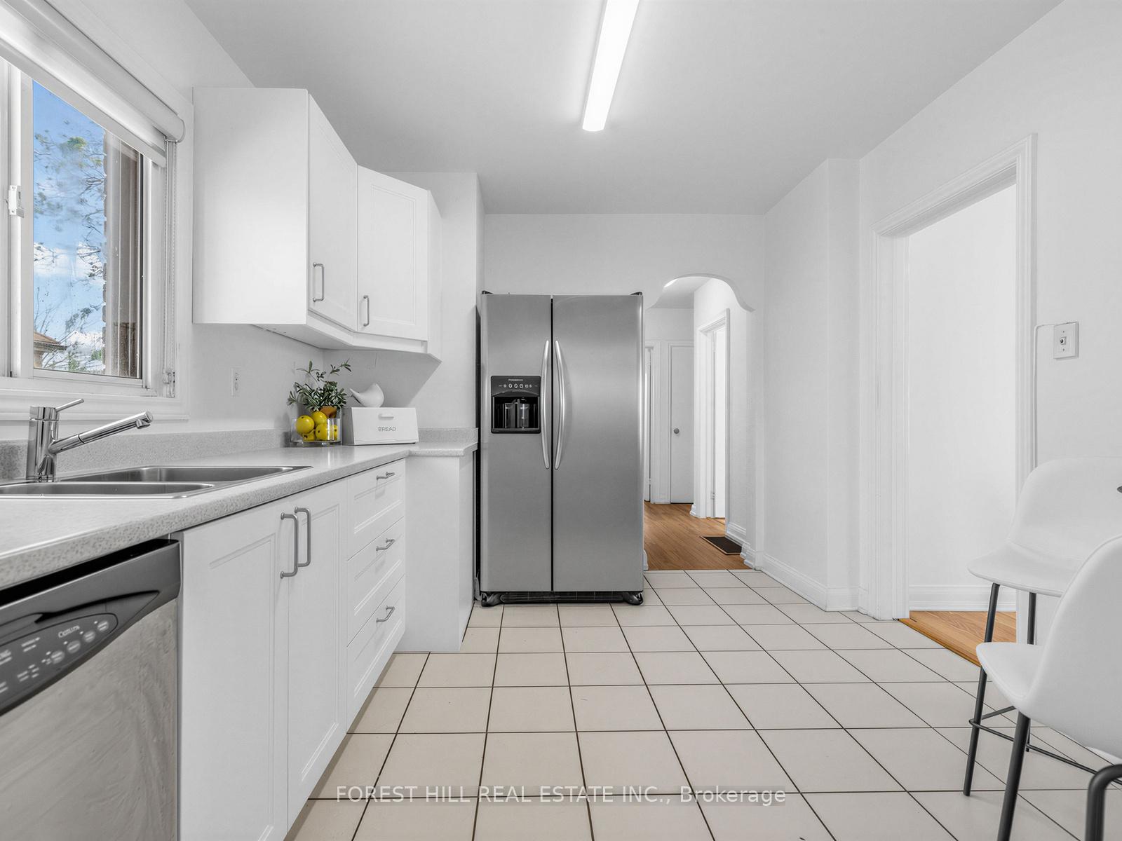Photo 16 of 101 Whitley Avenue, North York, Downsview-Roding-CFB — HOMEH