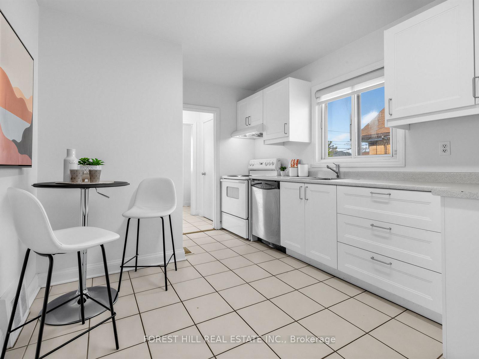 Photo 17 of 101 Whitley Avenue, North York, Downsview-Roding-CFB — HOMEH