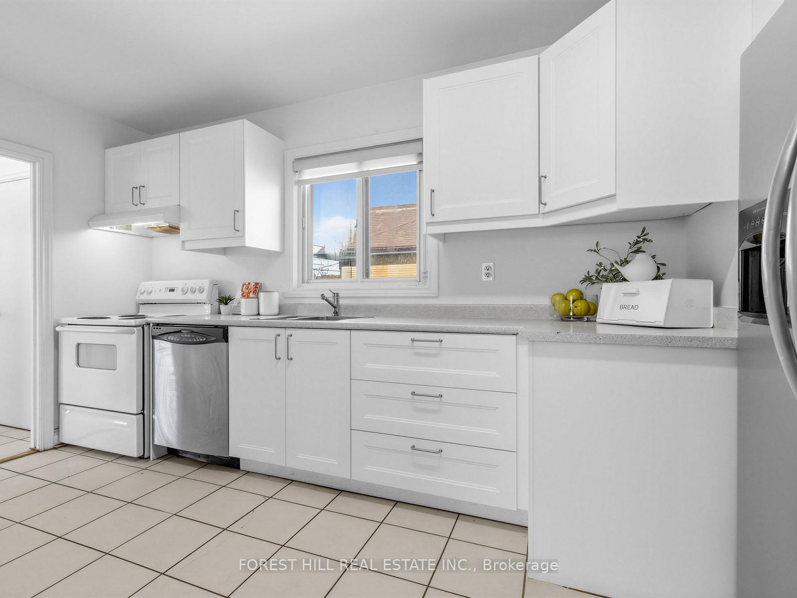 Photo 18 of 101 Whitley Avenue, North York, Downsview-Roding-CFB — HOMEH