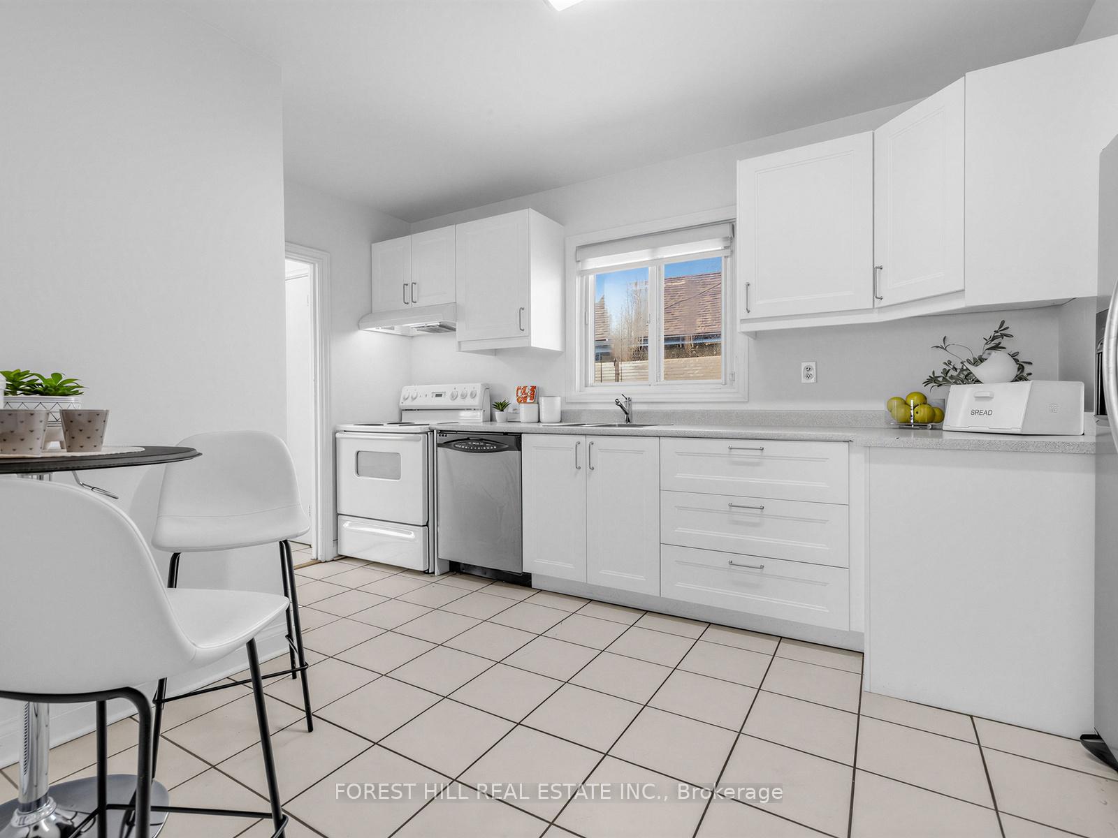 Photo 19 of 101 Whitley Avenue, North York, Downsview-Roding-CFB — HOMEH