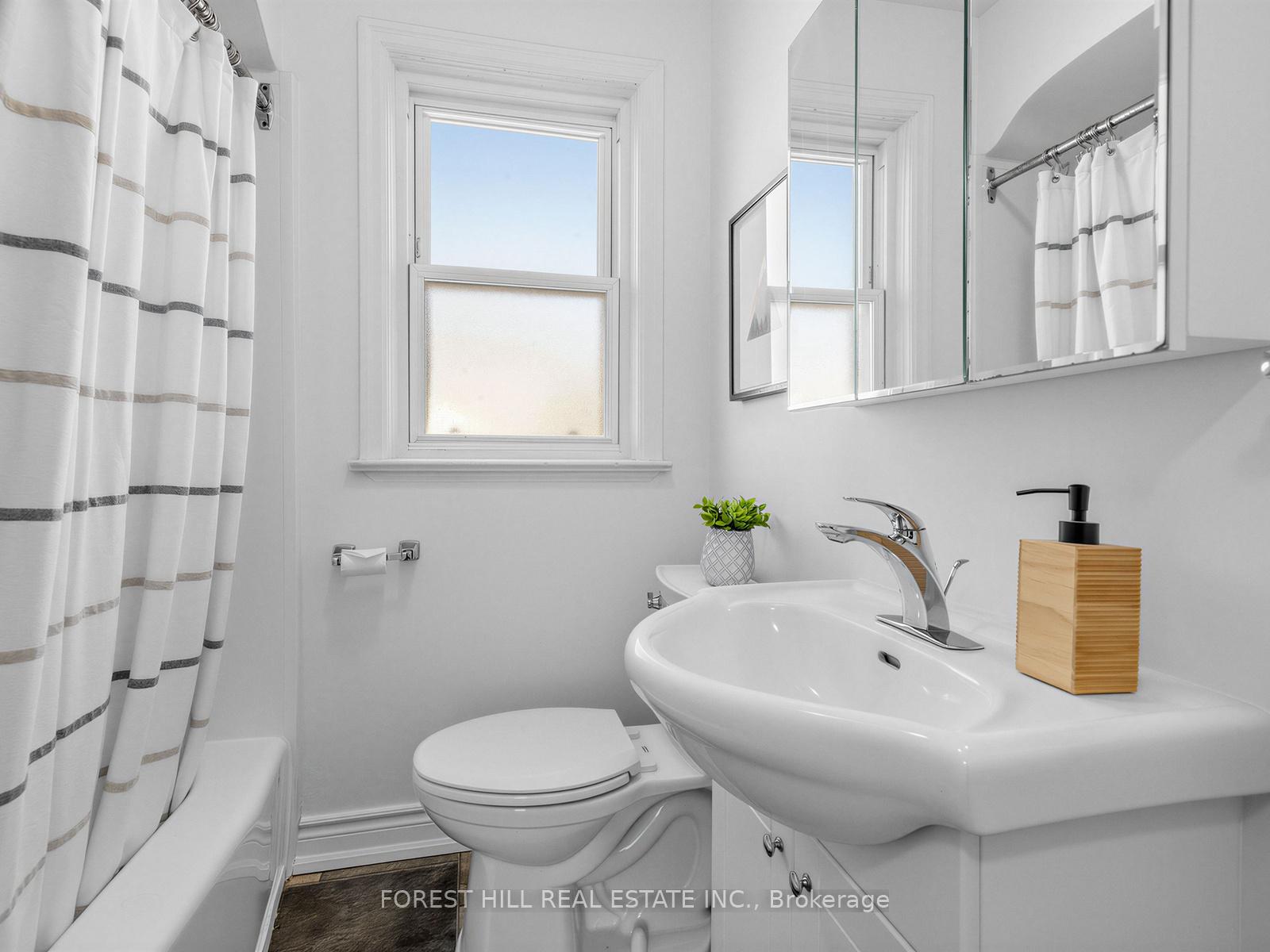 Photo 24 of 101 Whitley Avenue, North York, Downsview-Roding-CFB — HOMEH