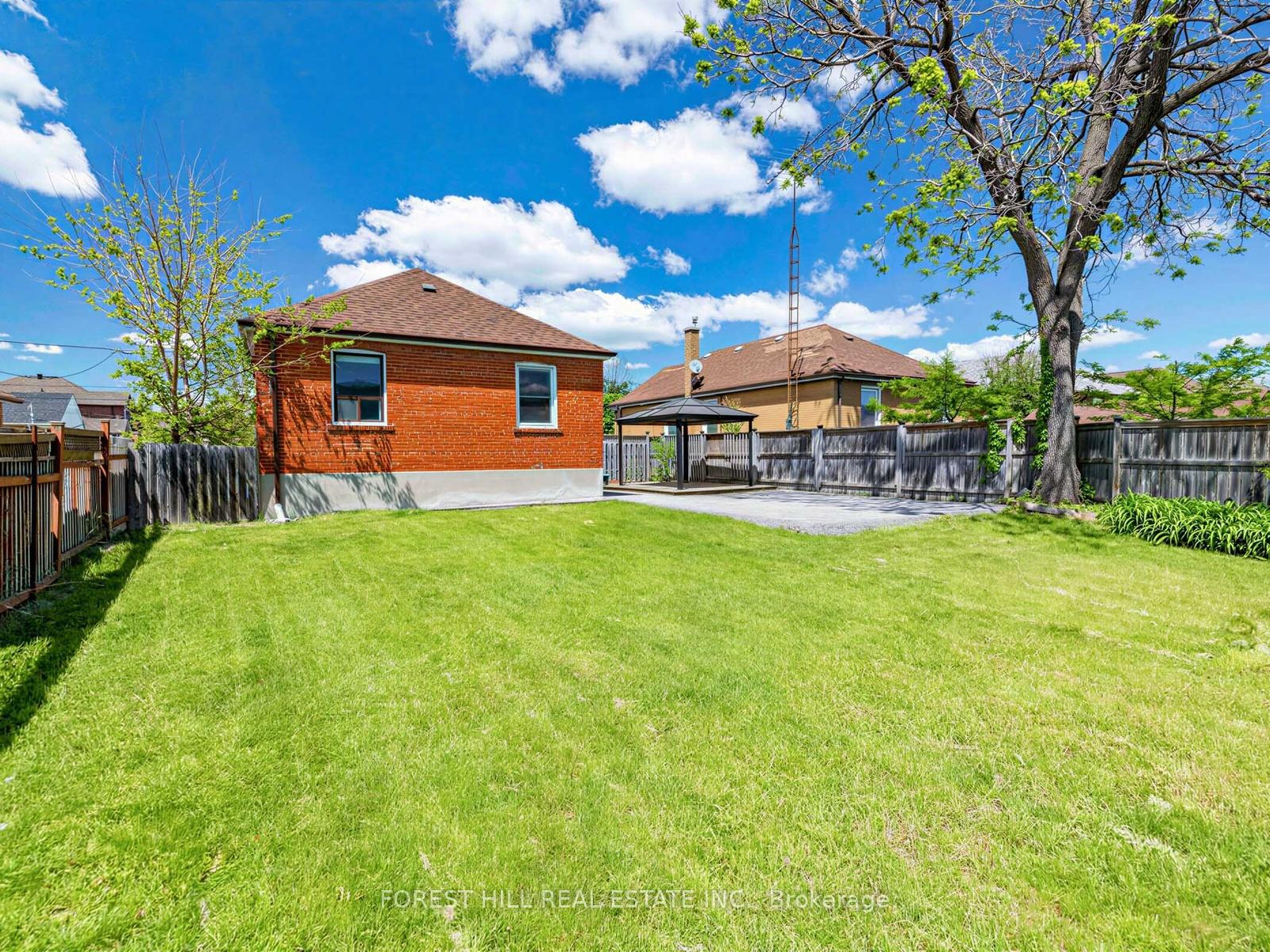 Photo 28 of 101 Whitley Avenue, North York, Downsview-Roding-CFB — HOMEH