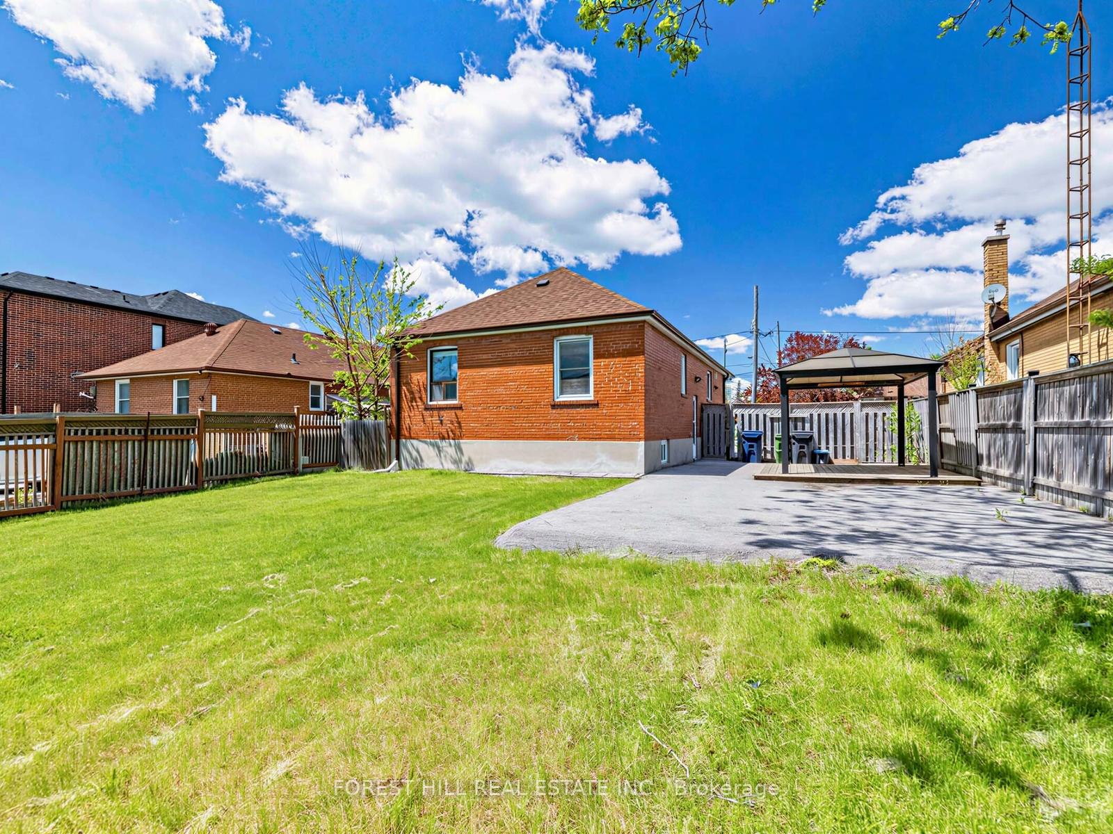 Photo 29 of 101 Whitley Avenue, North York, Downsview-Roding-CFB — HOMEH
