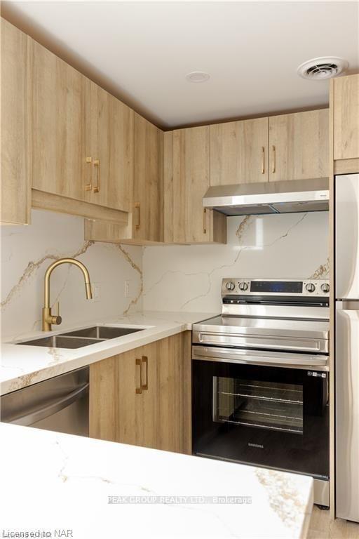 Photo 5 of Unit Lower, 43A Grandview Drive, St. Catharines, Port Weller — HOMEH