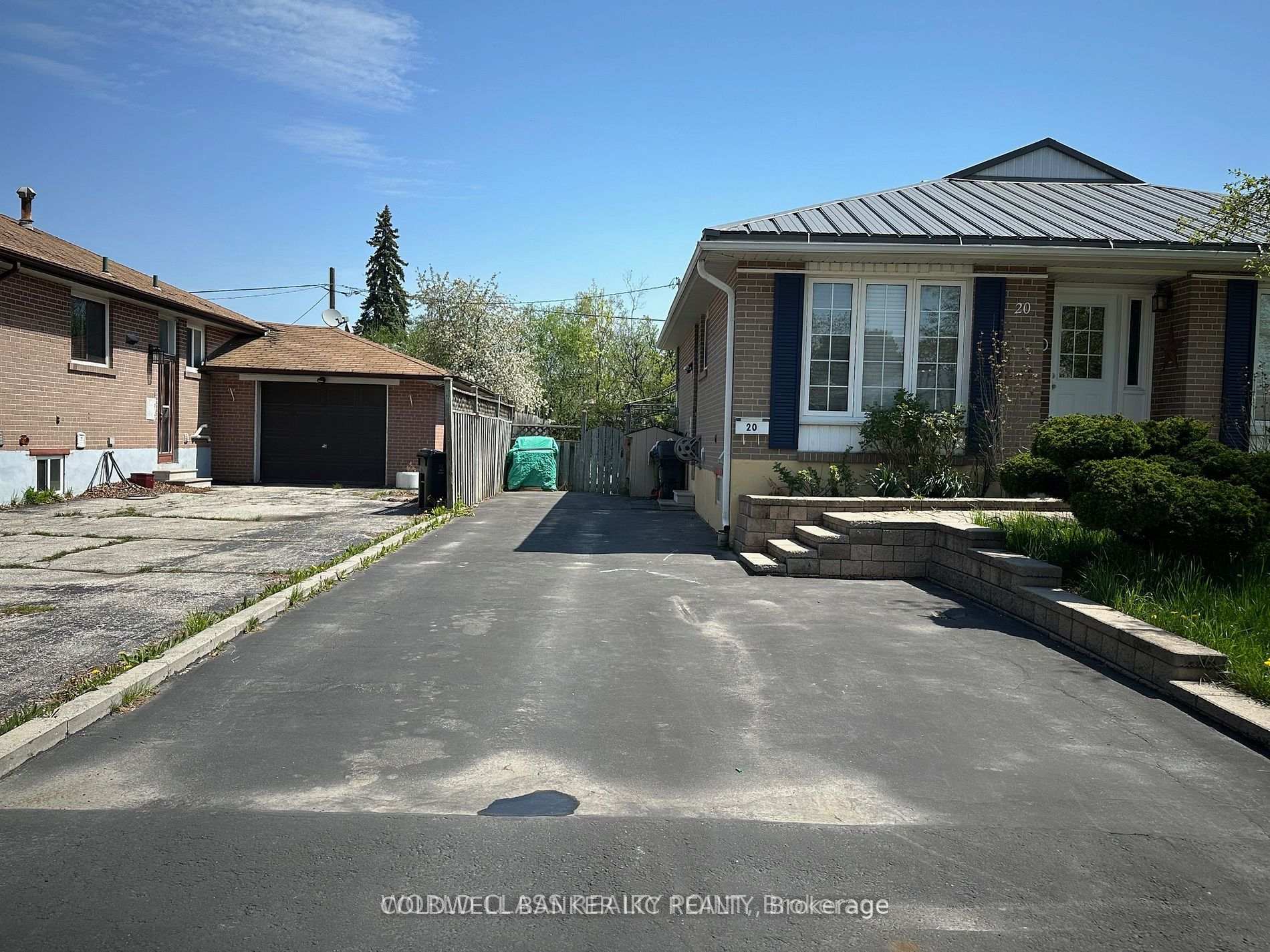 Photo 1 of 20 Murchison Crescent, Etobicoke, Mount Olive-Silverstone-Jamestown — HOMEH