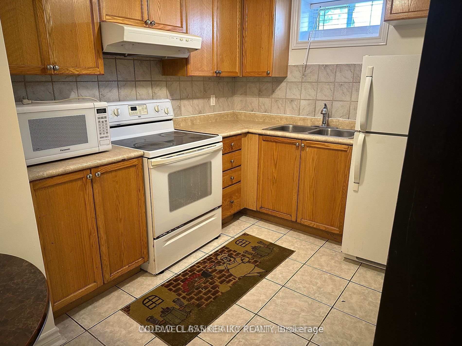 Photo 4 of 20 Murchison Crescent, Etobicoke, Mount Olive-Silverstone-Jamestown — HOMEH