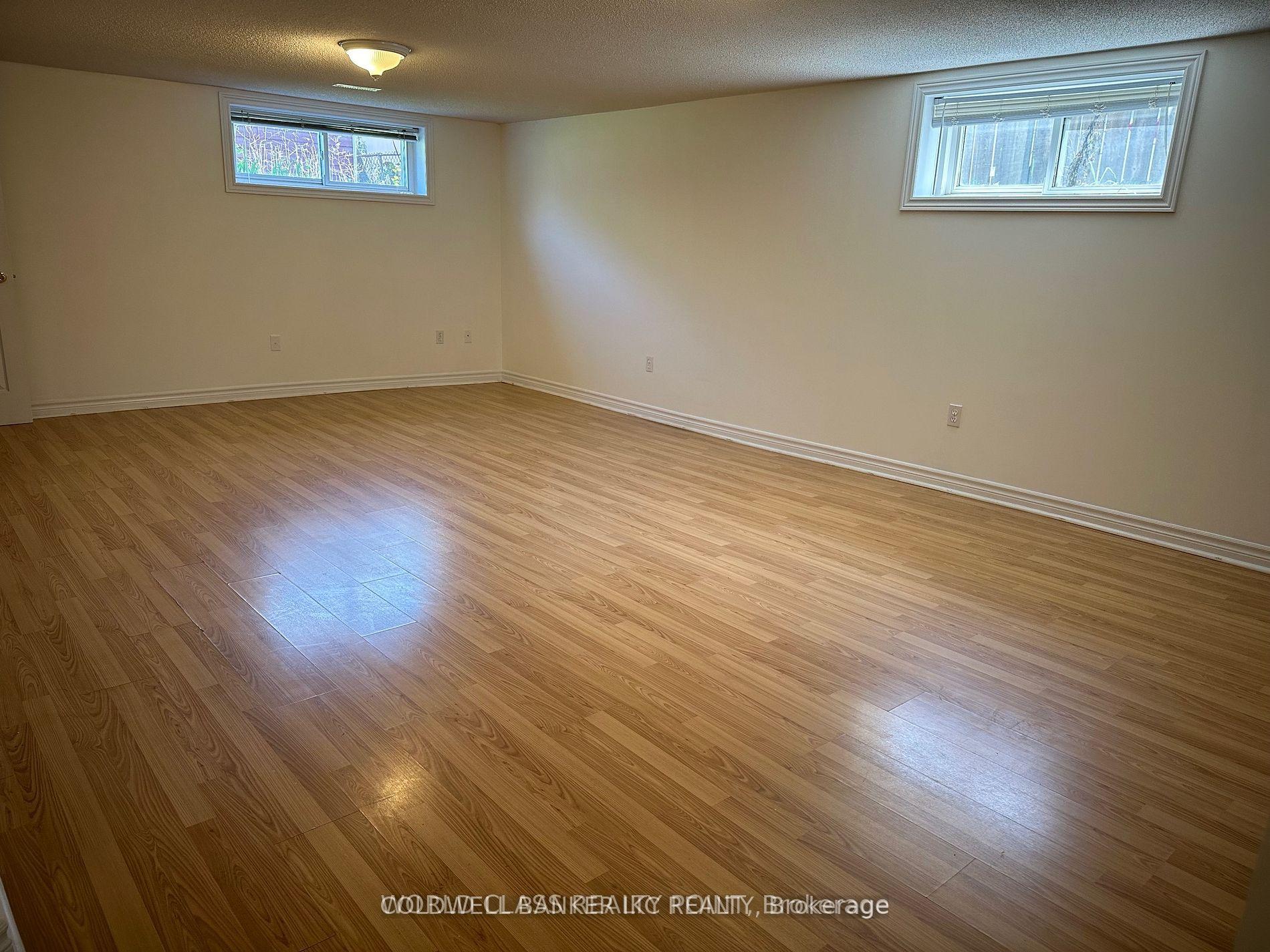 Photo 6 of 20 Murchison Crescent, Etobicoke, Mount Olive-Silverstone-Jamestown — HOMEH