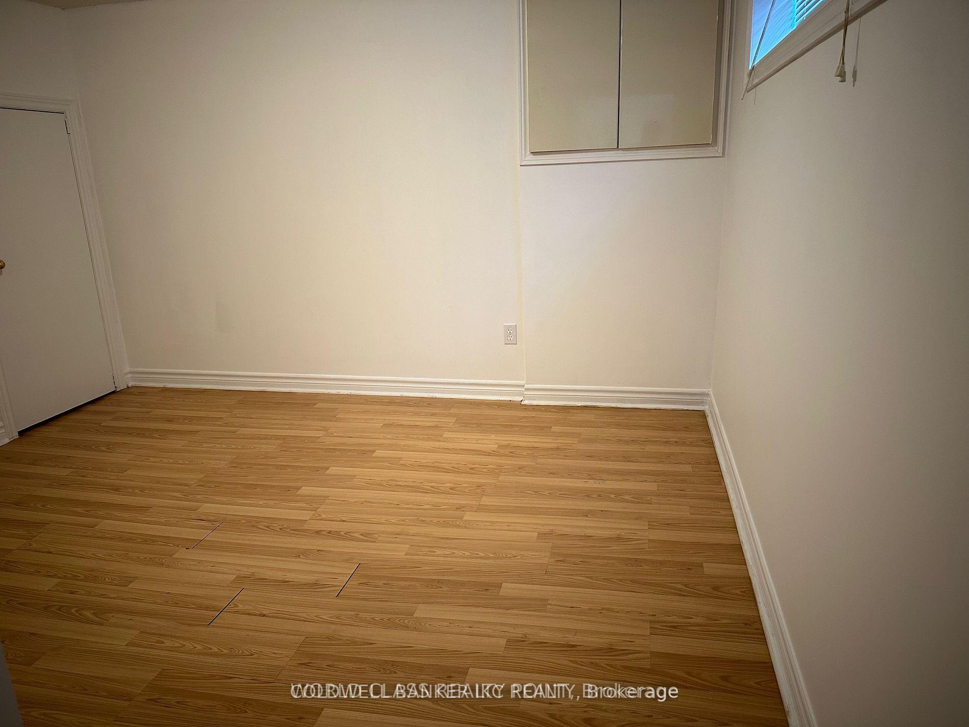 Photo 7 of 20 Murchison Crescent, Etobicoke, Mount Olive-Silverstone-Jamestown — HOMEH