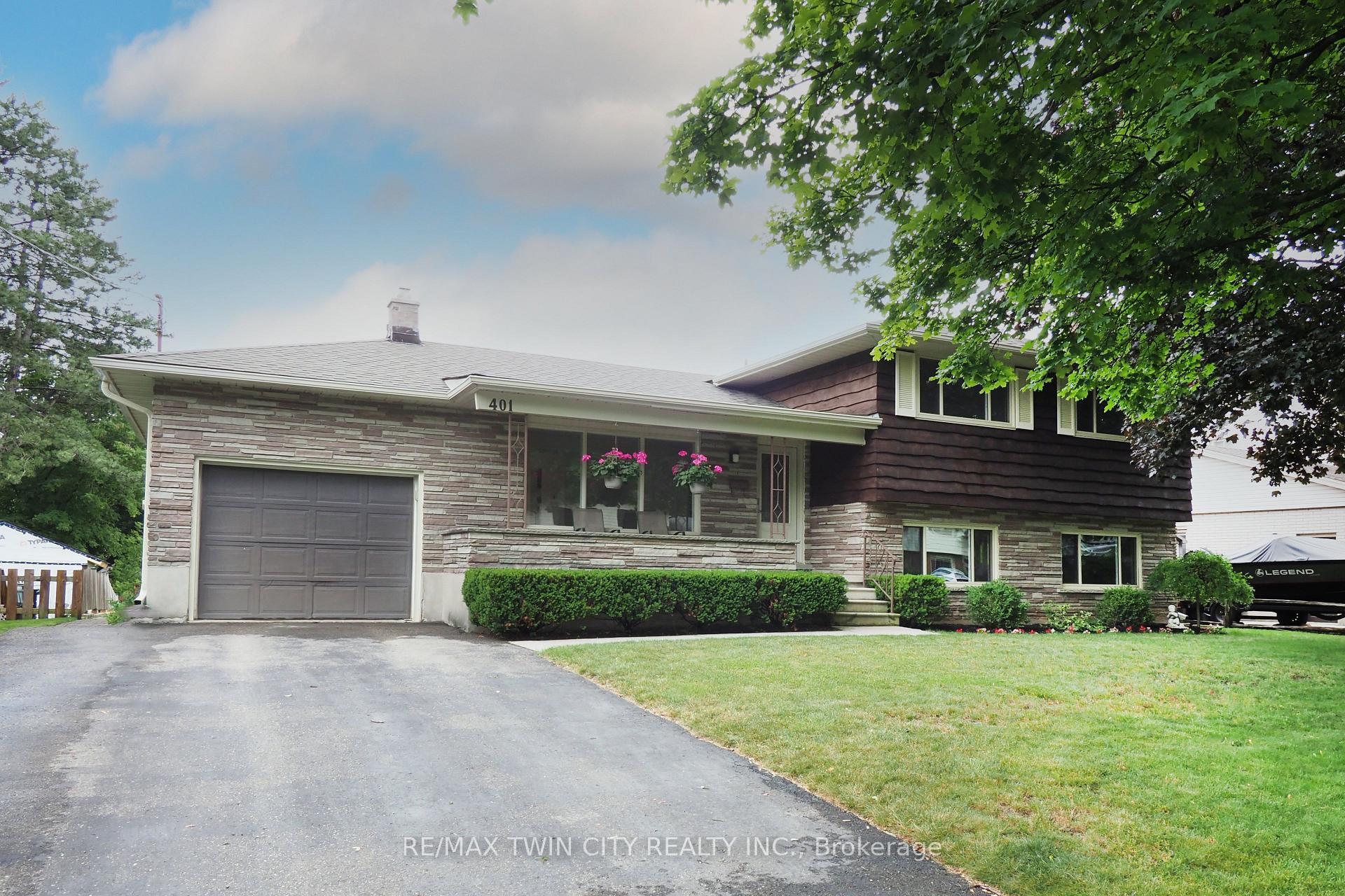 Photo 1 of 401 Forest Hill Drive, Kitchener — HOMEH