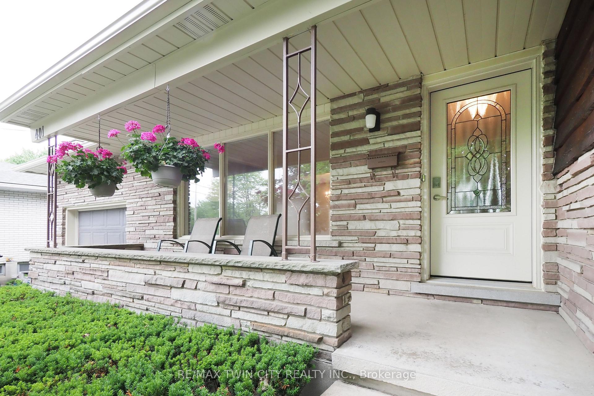 Photo 4 of 401 Forest Hill Drive, Kitchener — HOMEH