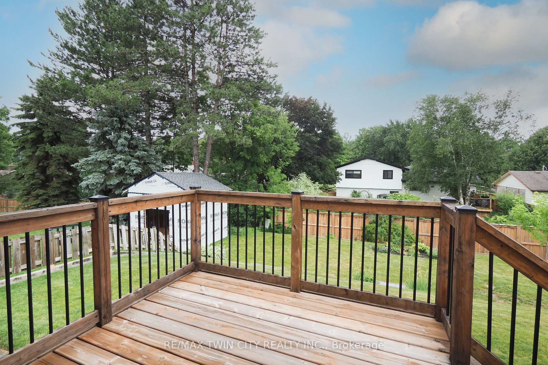 Photo 7 of 401 Forest Hill Drive, Kitchener — HOMEH