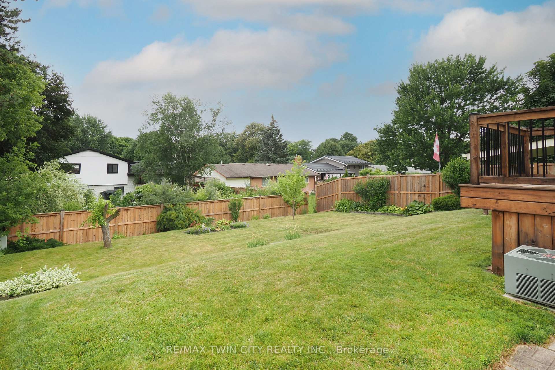 Photo 9 of 401 Forest Hill Drive, Kitchener — HOMEH