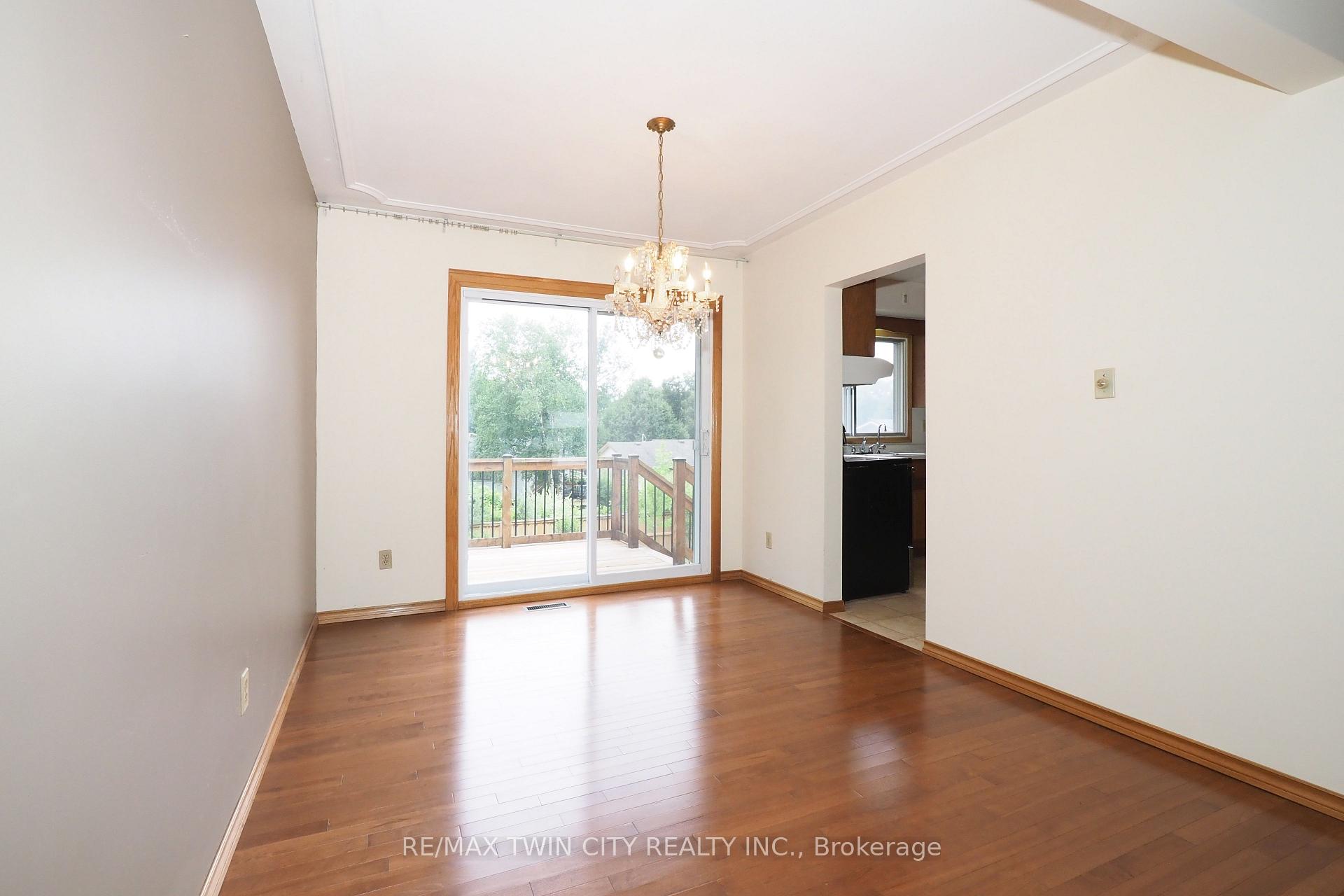 Photo 20 of 401 Forest Hill Drive, Kitchener — HOMEH