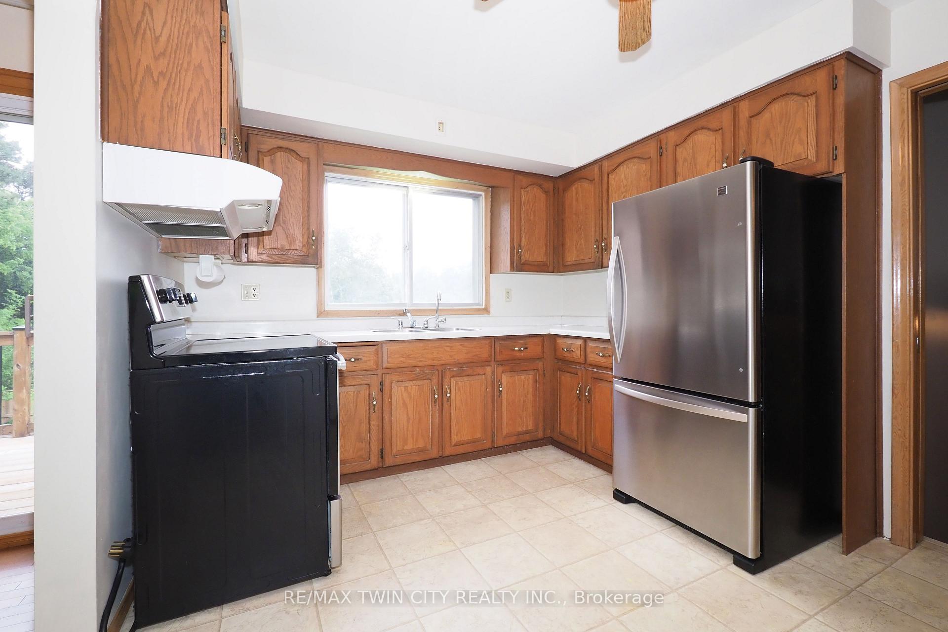 Photo 22 of 401 Forest Hill Drive, Kitchener — HOMEH