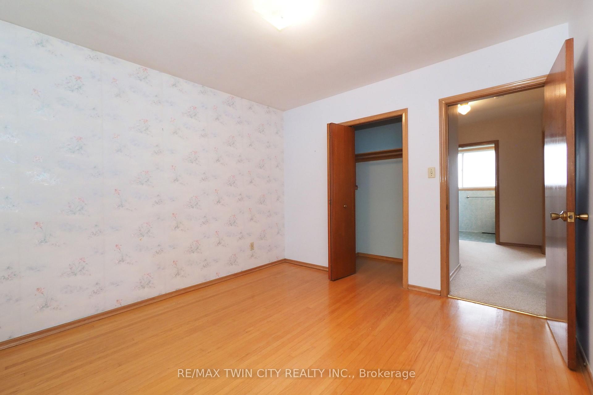 Photo 29 of 401 Forest Hill Drive, Kitchener — HOMEH