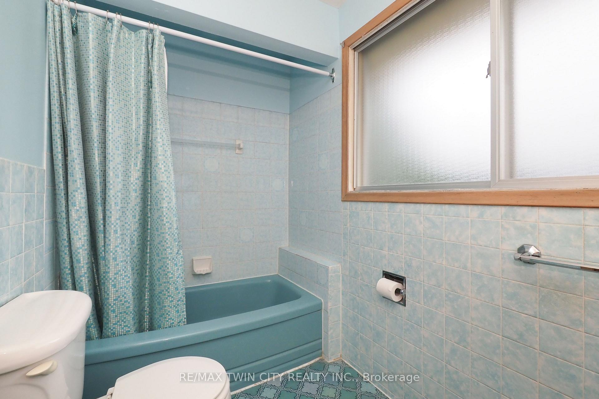 Photo 34 of 401 Forest Hill Drive, Kitchener — HOMEH
