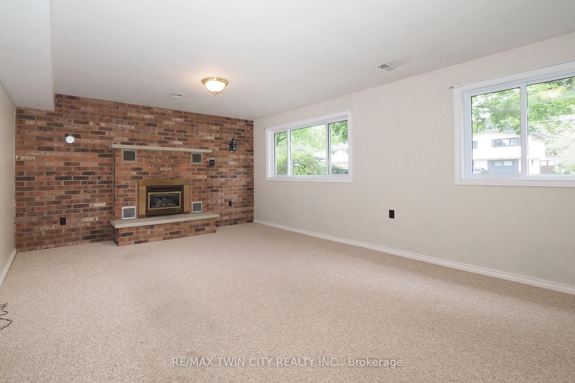 Photo 35 of 401 Forest Hill Drive, Kitchener — HOMEH