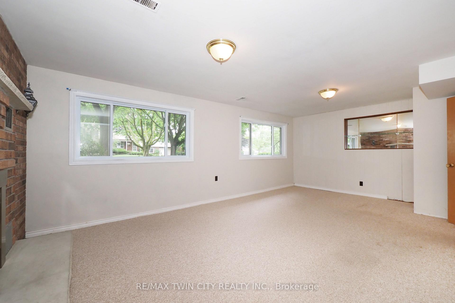 Photo 36 of 401 Forest Hill Drive, Kitchener — HOMEH