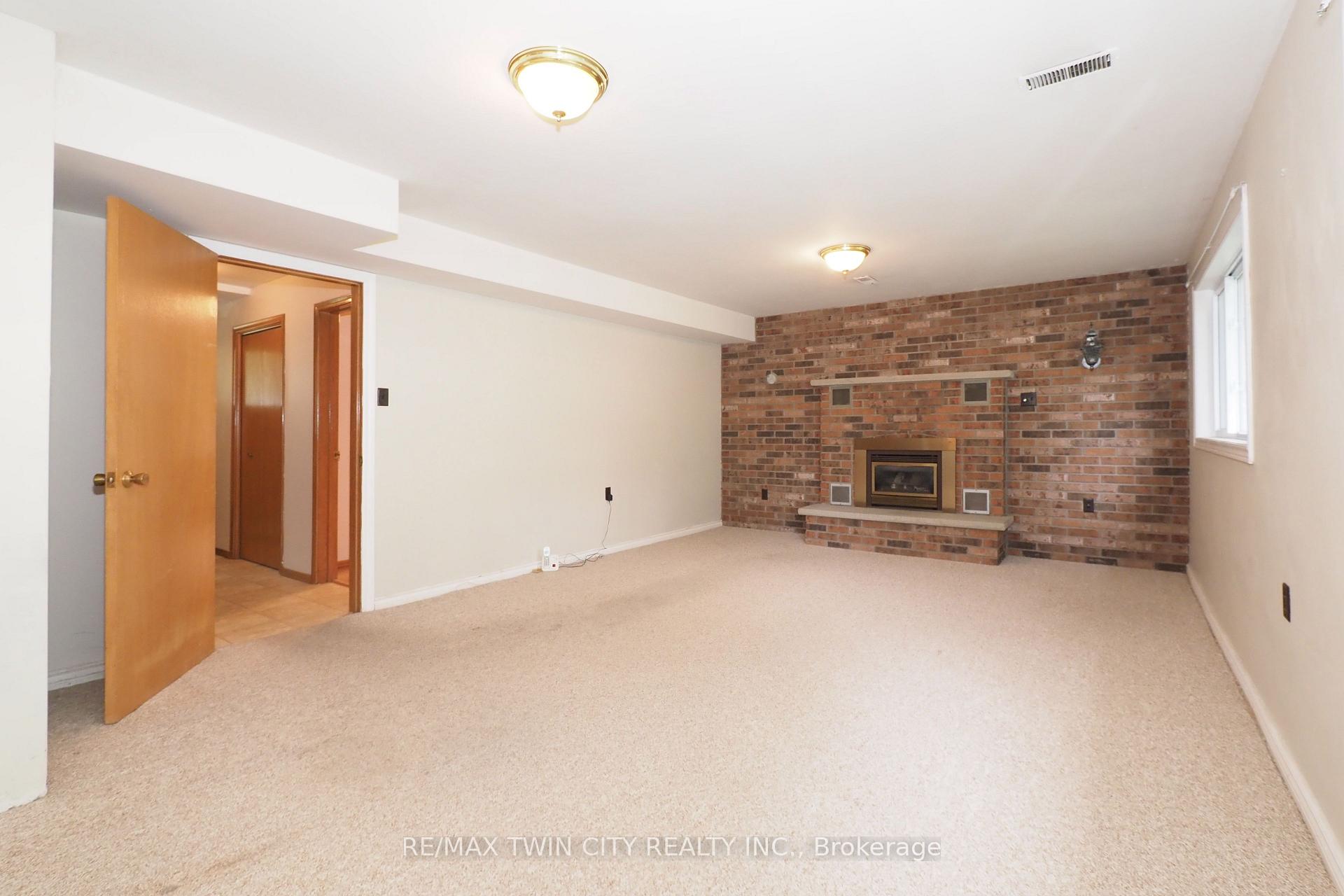 Photo 37 of 401 Forest Hill Drive, Kitchener — HOMEH
