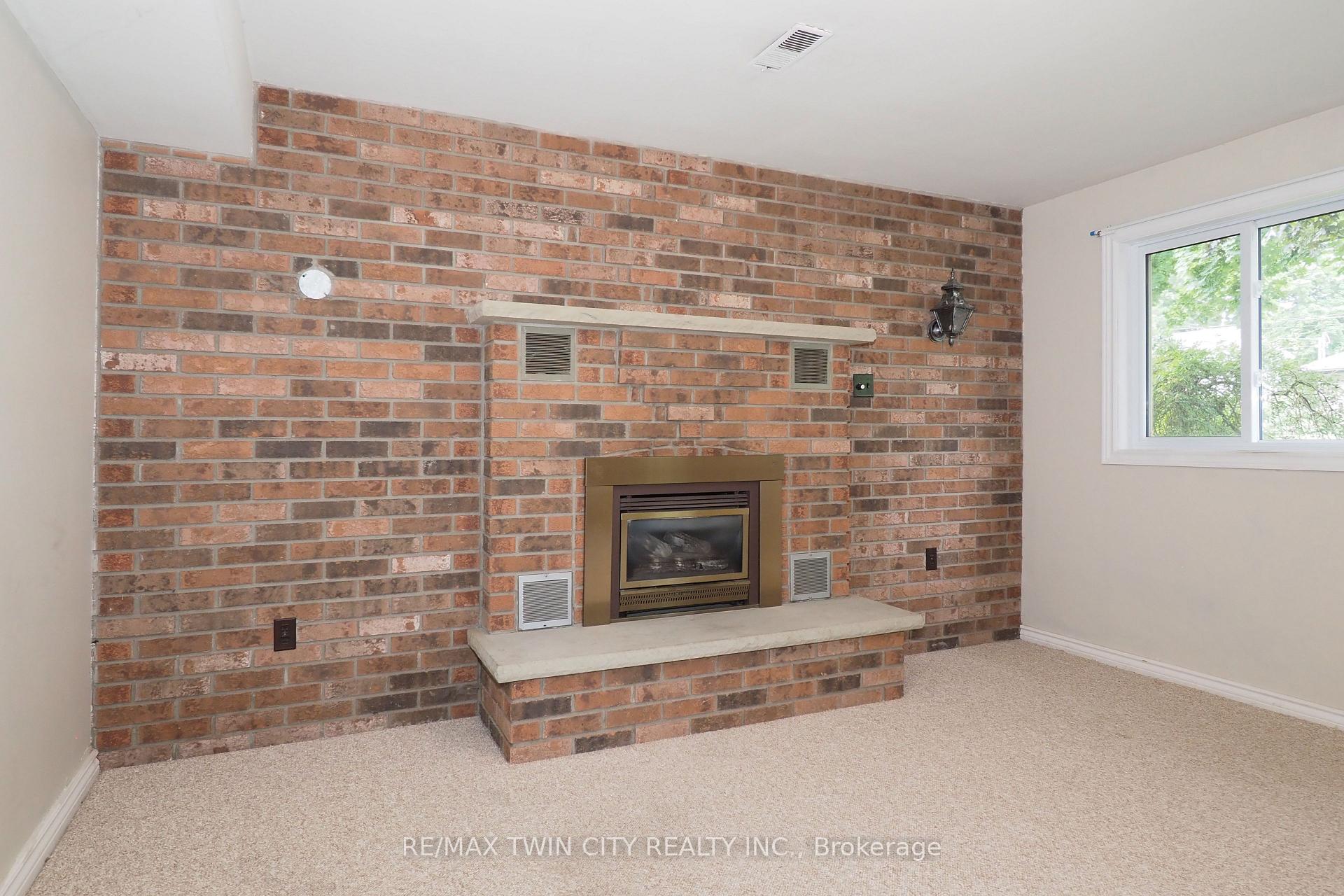 Photo 39 of 401 Forest Hill Drive, Kitchener — HOMEH