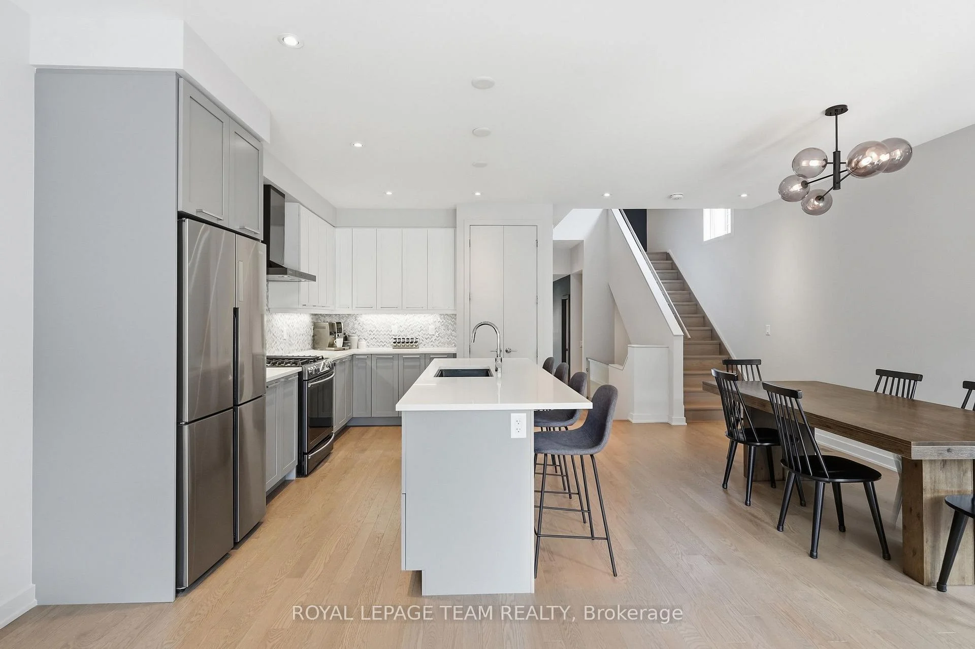 Photo 2 of 862 Quartet Avenue, Ottawa, Riverside South/Gloucester Glen — HOMEH
