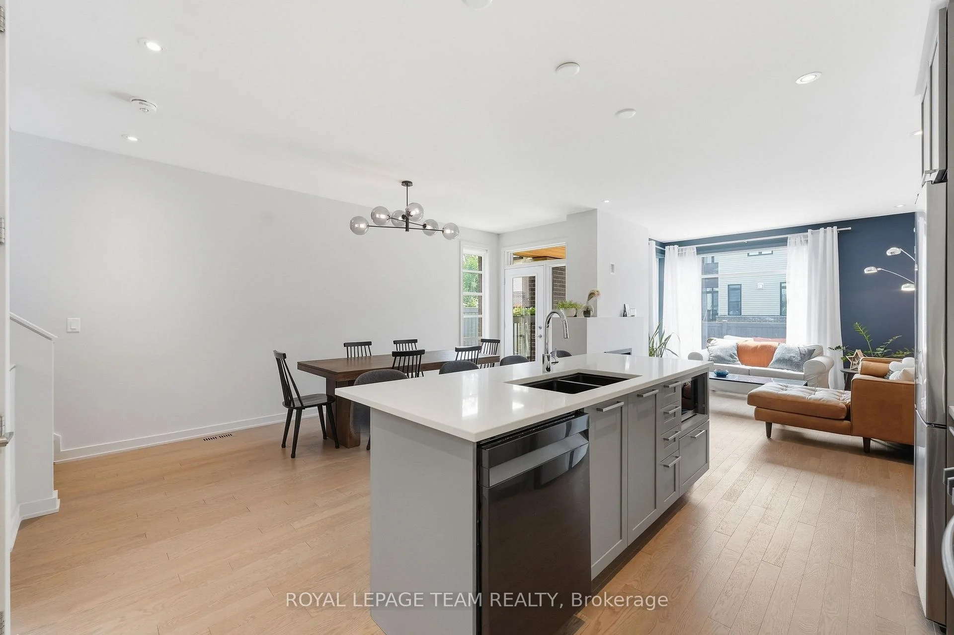 Photo 4 of 862 Quartet Avenue, Ottawa, Riverside South/Gloucester Glen — HOMEH
