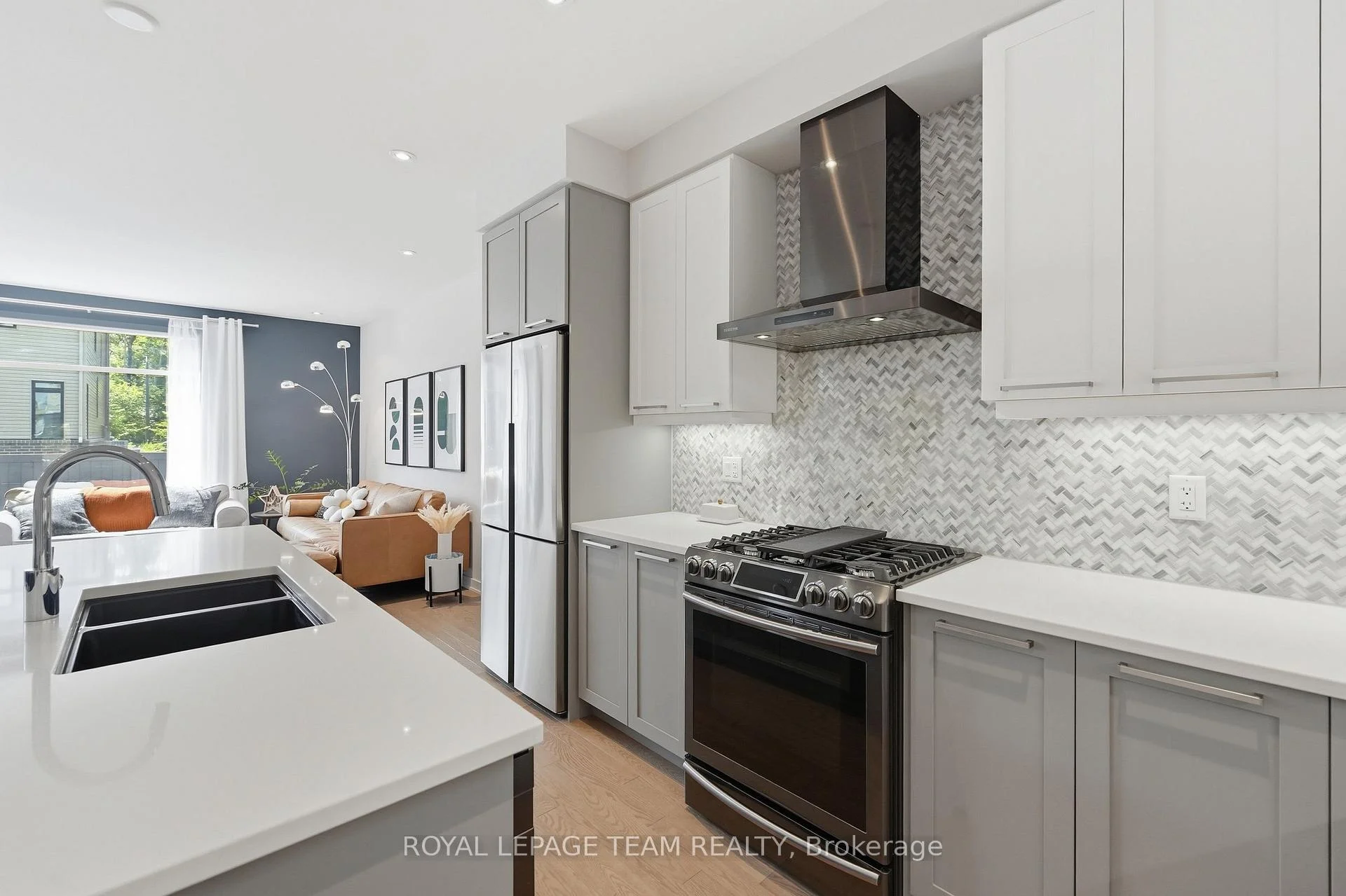 Photo 5 of 862 Quartet Avenue, Ottawa, Riverside South/Gloucester Glen — HOMEH
