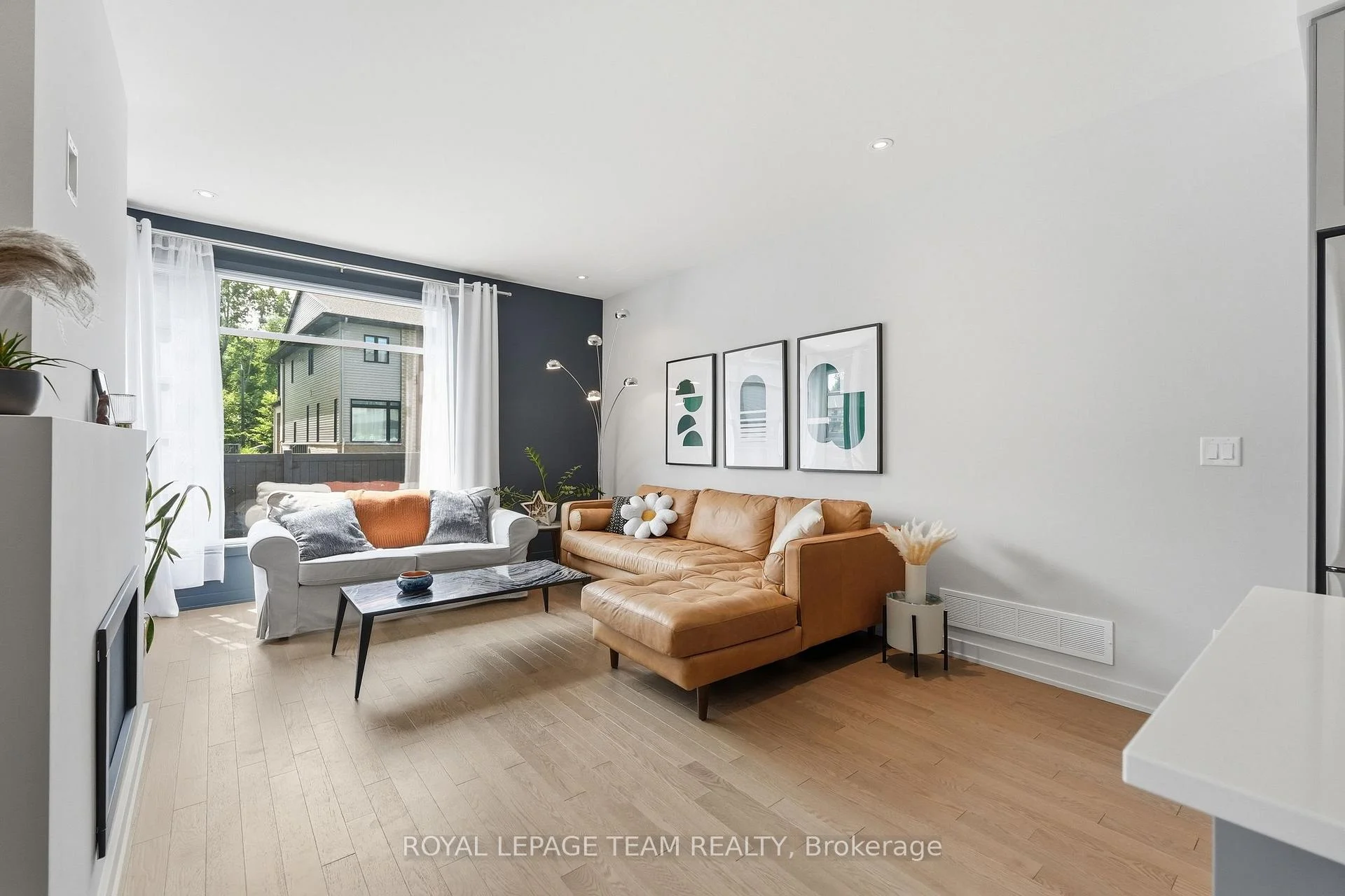 Photo 8 of 862 Quartet Avenue, Ottawa, Riverside South/Gloucester Glen — HOMEH