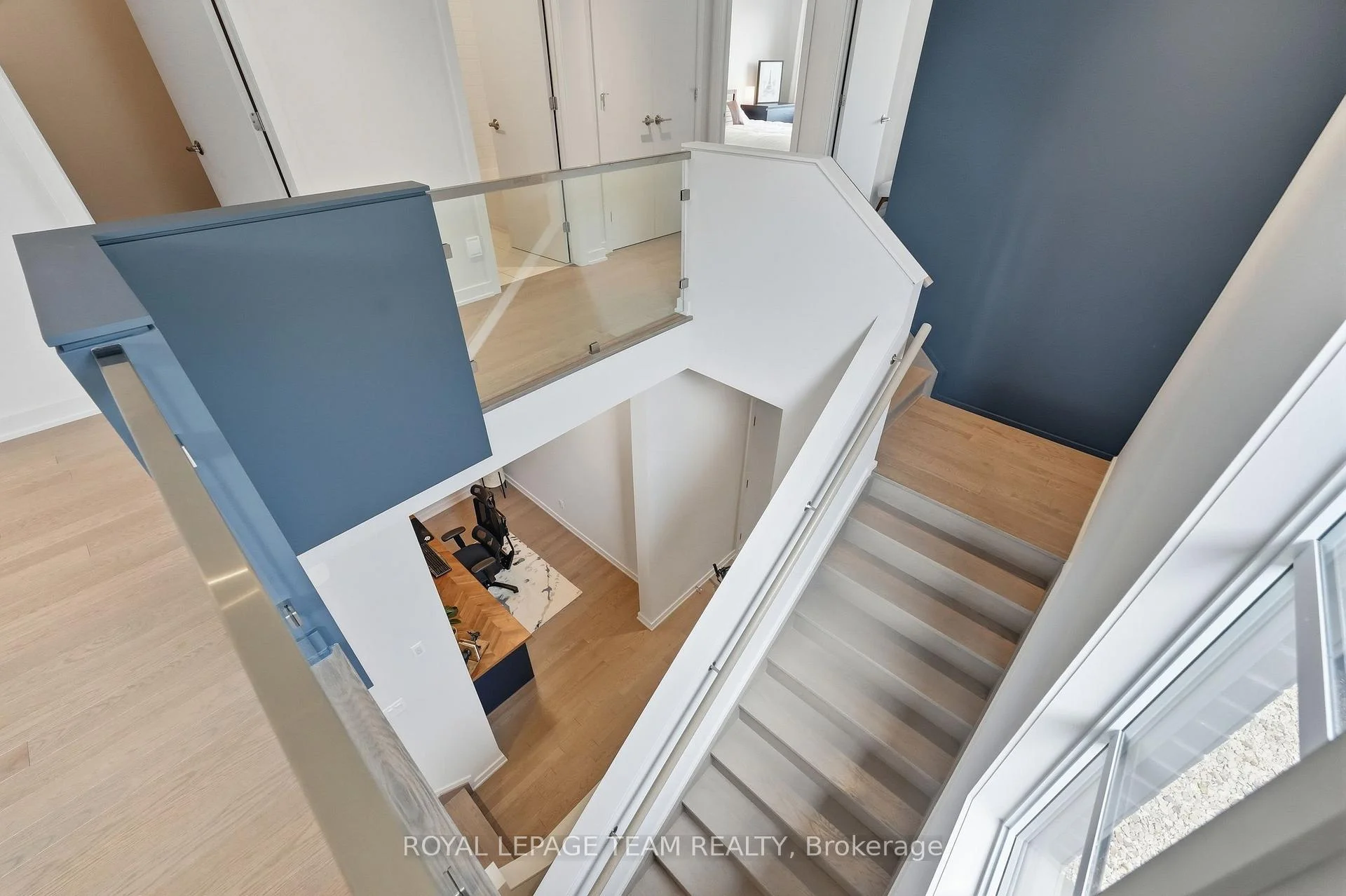 Photo 10 of 862 Quartet Avenue, Ottawa, Riverside South/Gloucester Glen — HOMEH