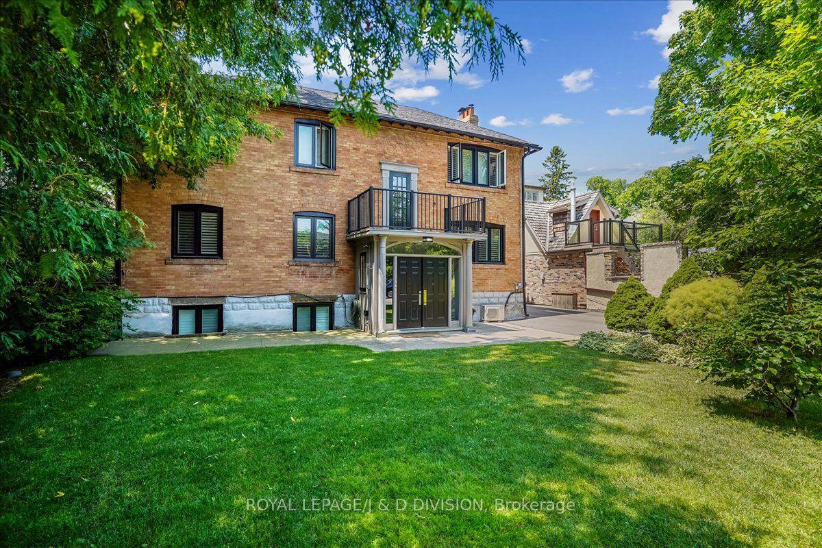 Photo 2 of Unit 1 (Lower), 17A Humewood Drive, Toronto, Humewood-Cedarvale — HOMEH