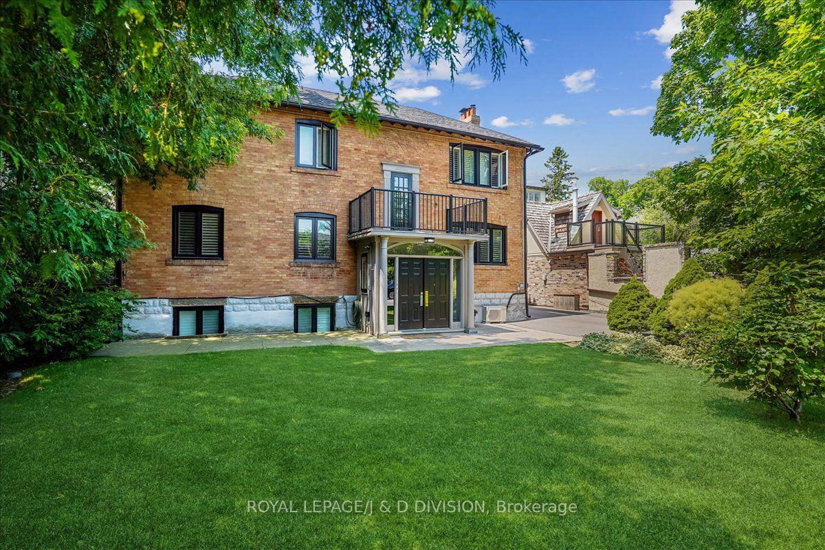 Photo 12 of Unit 1 (Lower), 17A Humewood Drive, Toronto, Humewood-Cedarvale — HOMEH
