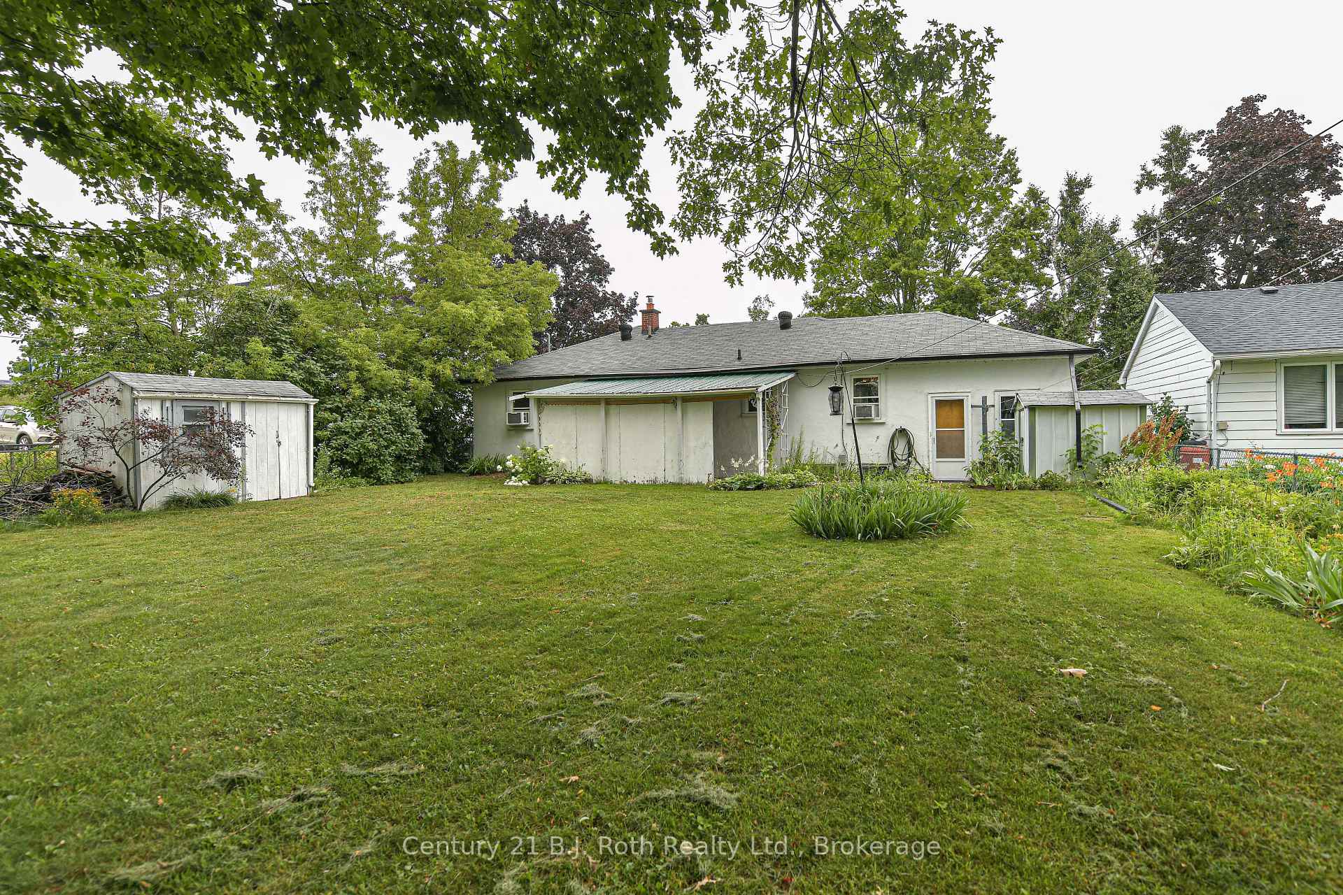 Photo 5 of 375 Parkhurst Crescent, Orillia — HOMEH