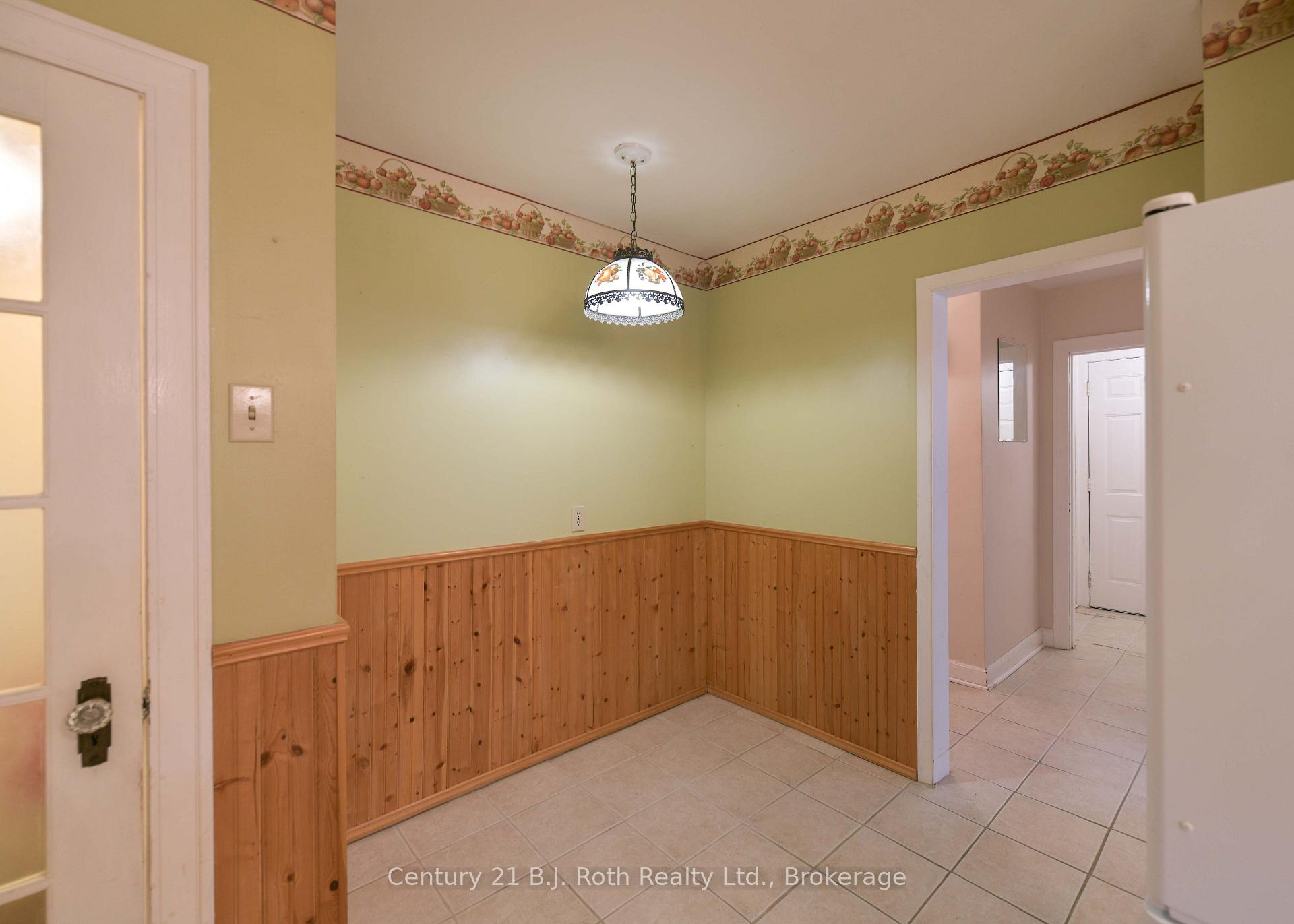 Photo 17 of 375 Parkhurst Crescent, Orillia — HOMEH